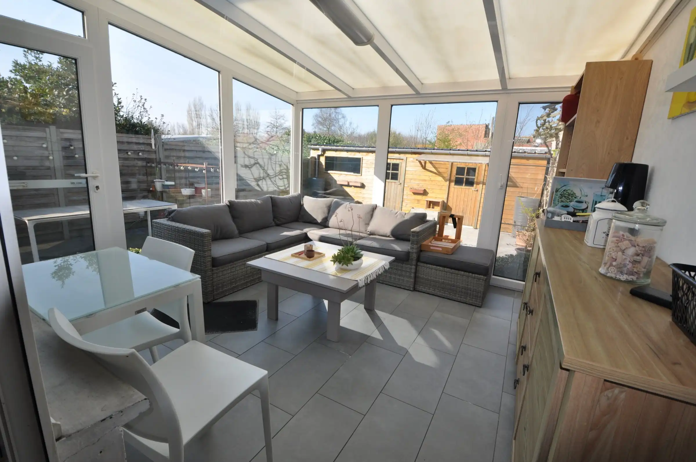 Vernieuwde herenwoning in het centrum van Zandvoorde foto 10