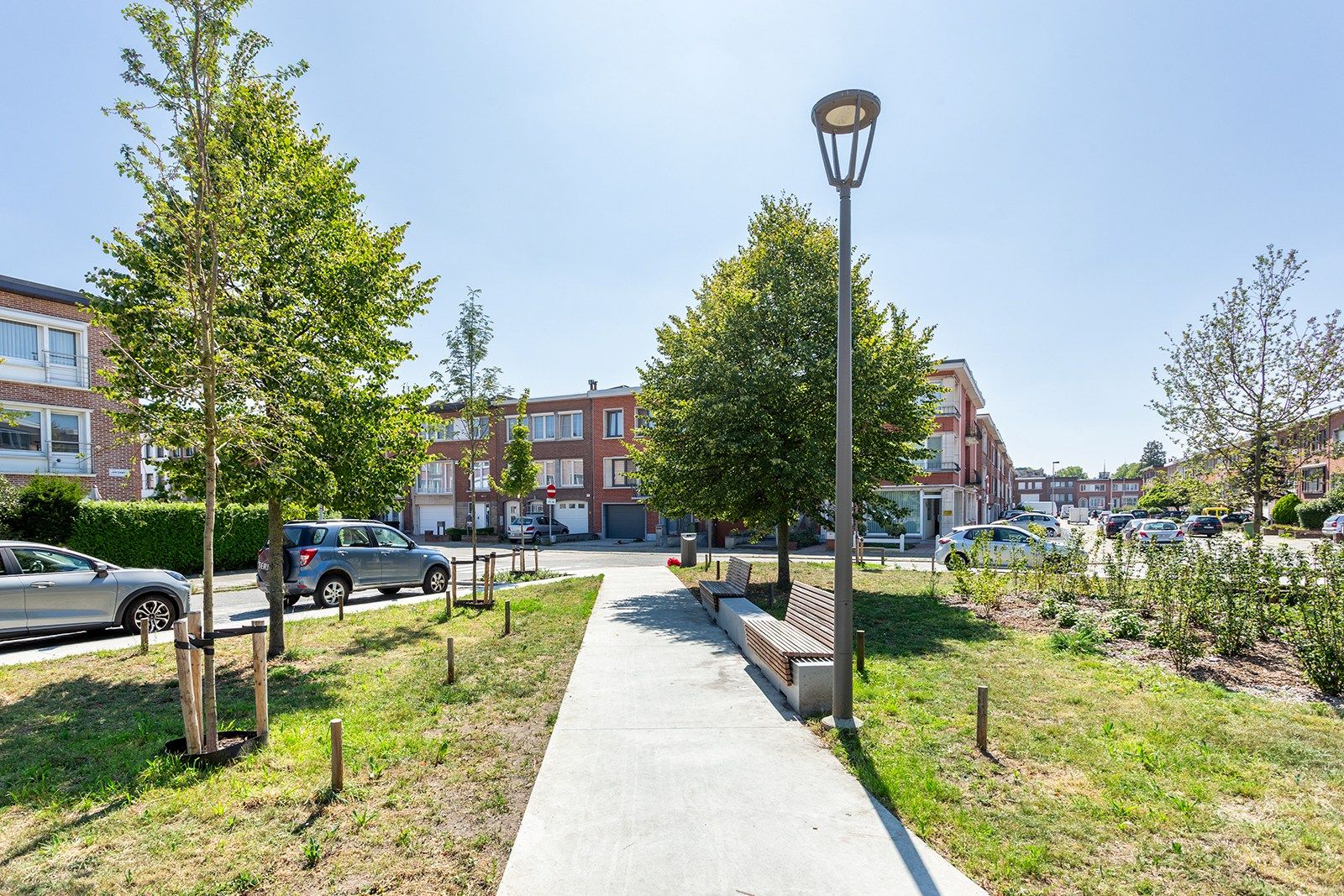 Instapklaar hoekappartement met veel lichtinval op een rustig pleintje foto 21