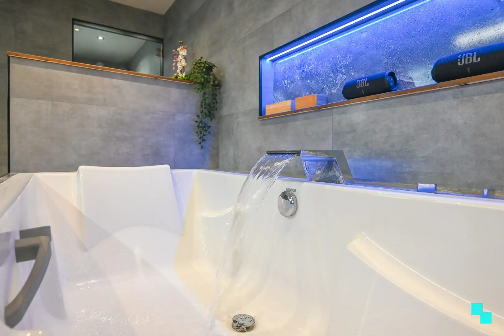 Ruime eengezinswoning met inpandige garage nabij het centrum van Kuurne! foto 20