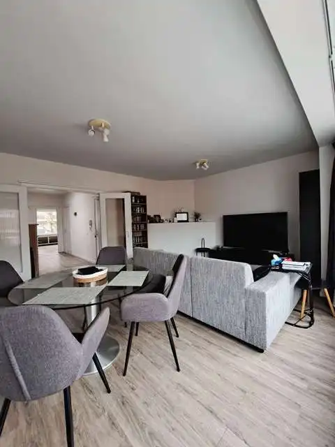 Comfortabel 2-slaapkamerappartement met Balkonterras te huur in Assebroek Brugge foto 5