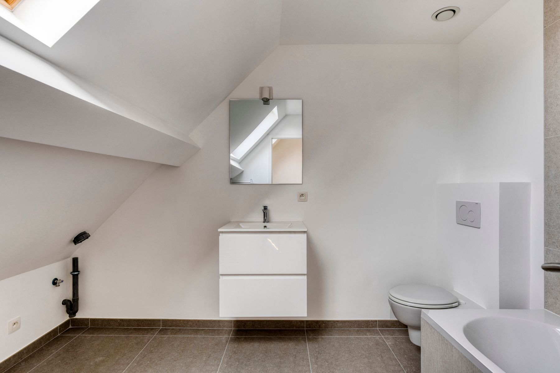 OPPORTUNITEIT!! VOLLEDIG GERENOVEERDE WONING IN CENTRUM ASSE foto 20