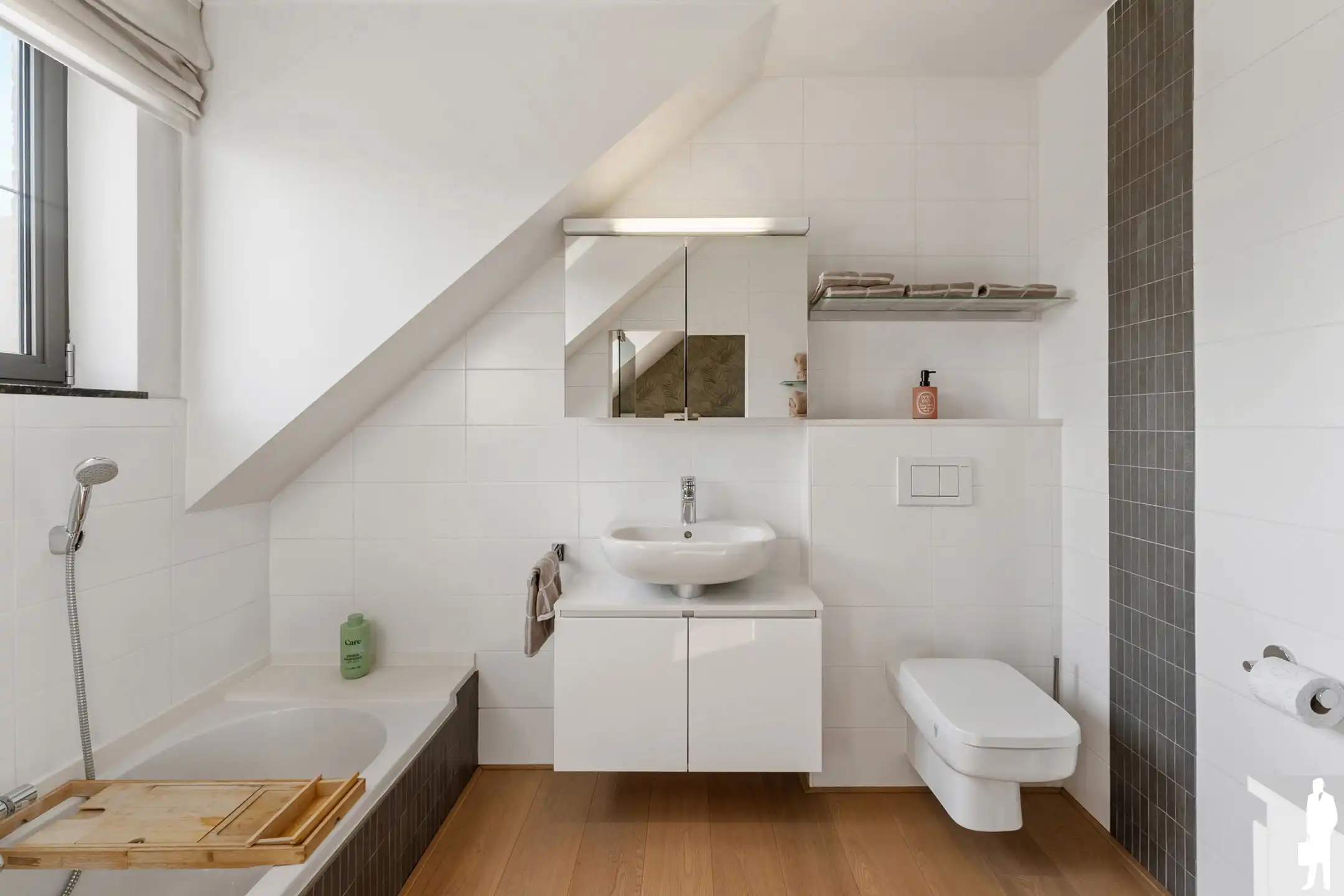 Lichtrijk dakappartement met riant dakterras en autobox foto 20
