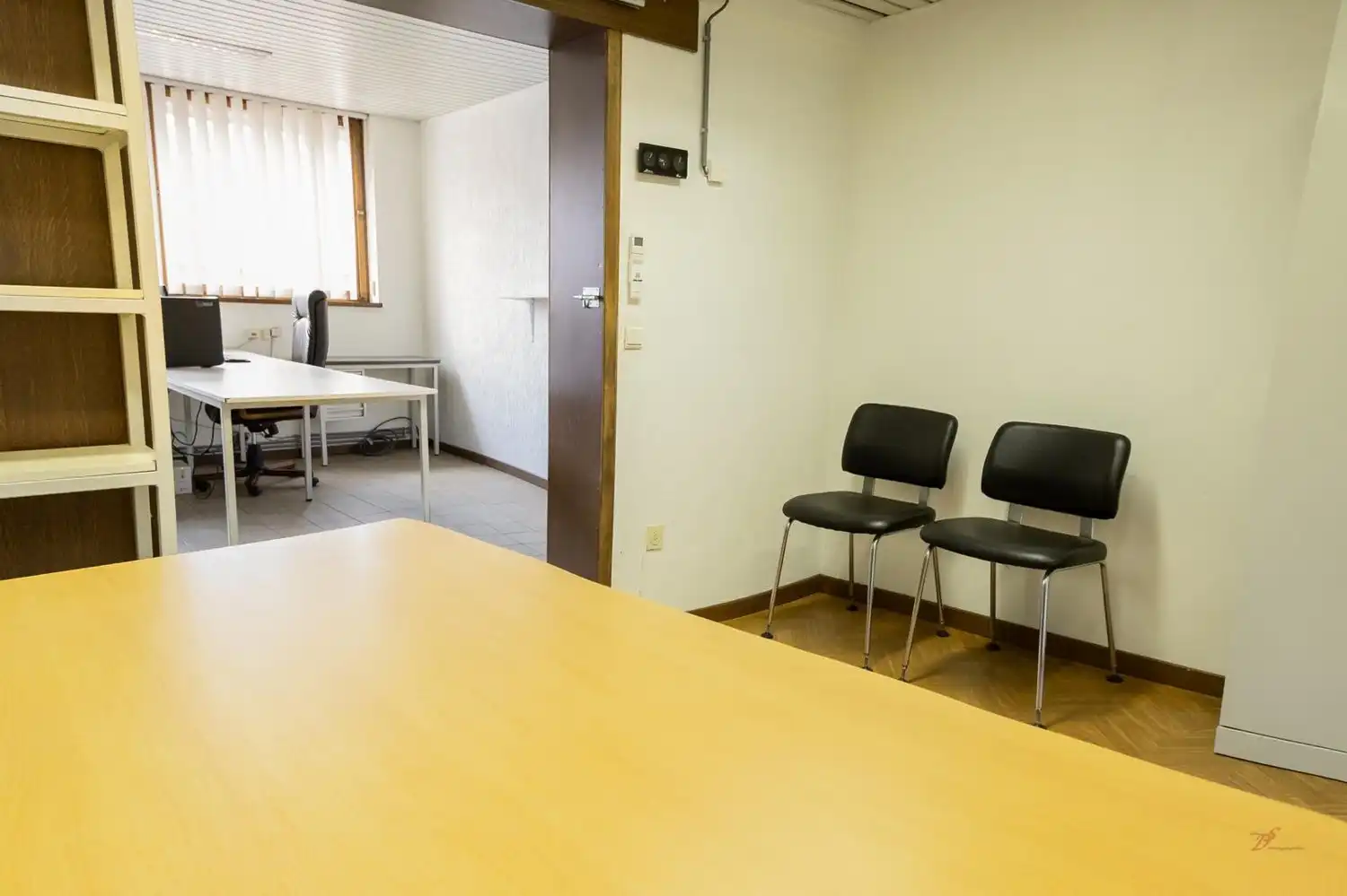 Te huur: Ruime opslagruimte met kantoren – Meerstraat 23, Zutendaal foto 3