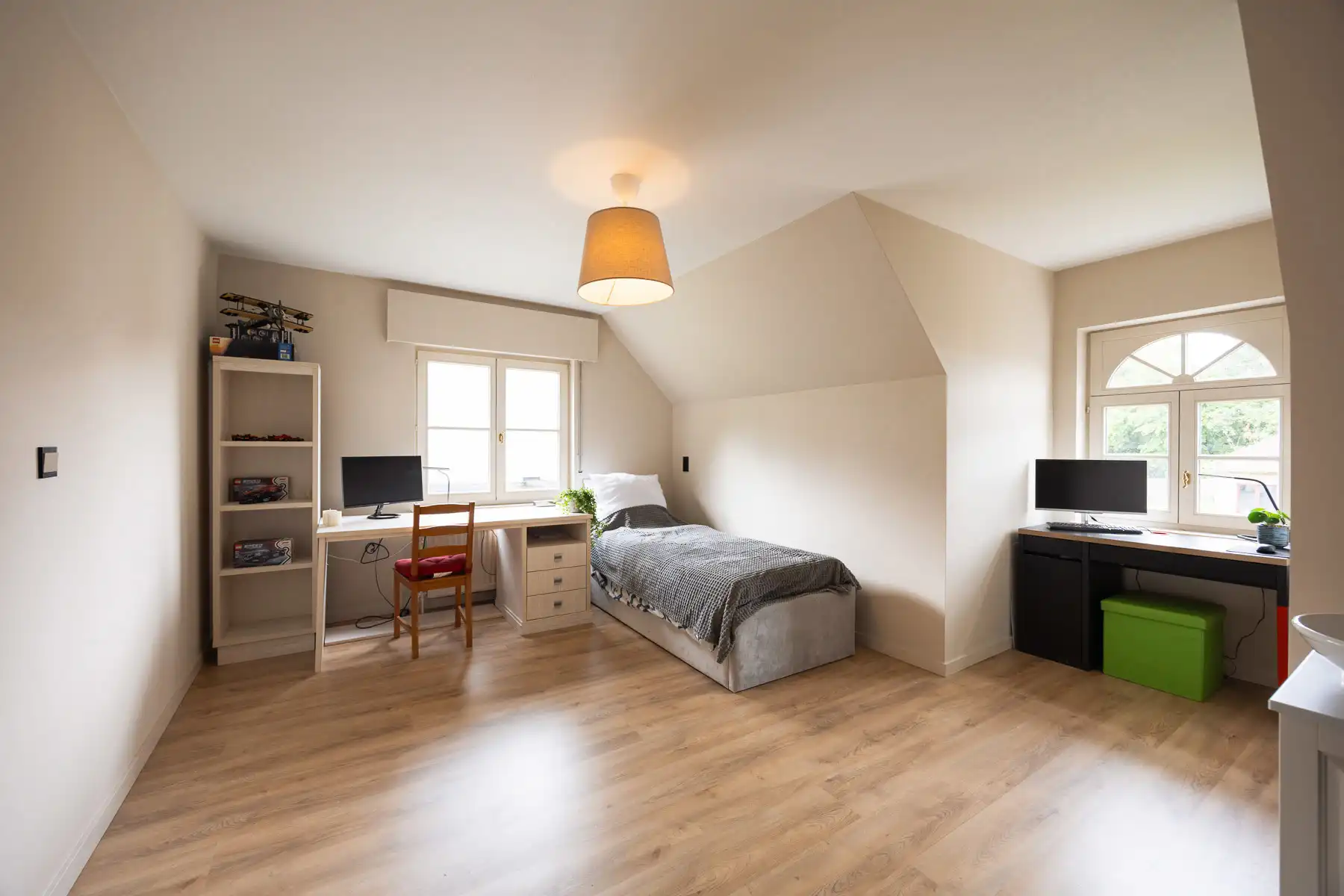 Prachtig gemoderniseerde, instapklare gezinswoning foto 26