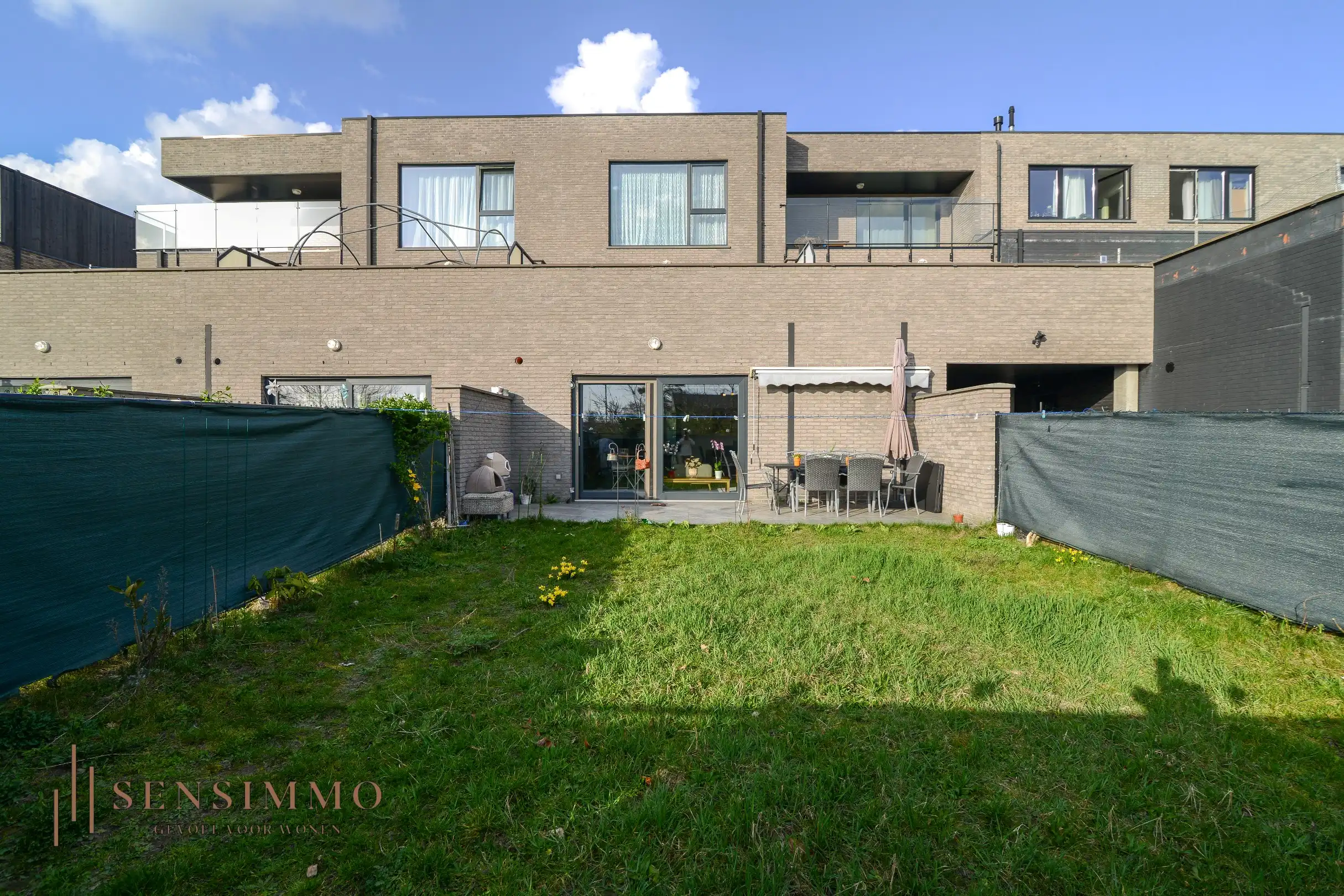 Gelijkvloers tweeslaapkamer appartement van 110m² met tuin, parking en kelderberging foto 14