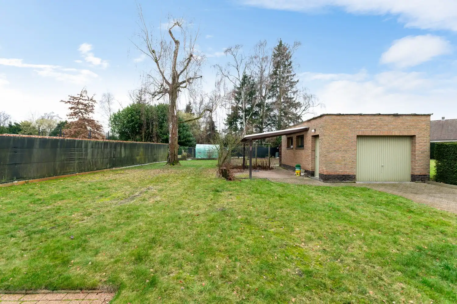 Vrijstaande laagbouw met 2 garages in rustige wijk te Zoersel! foto 16