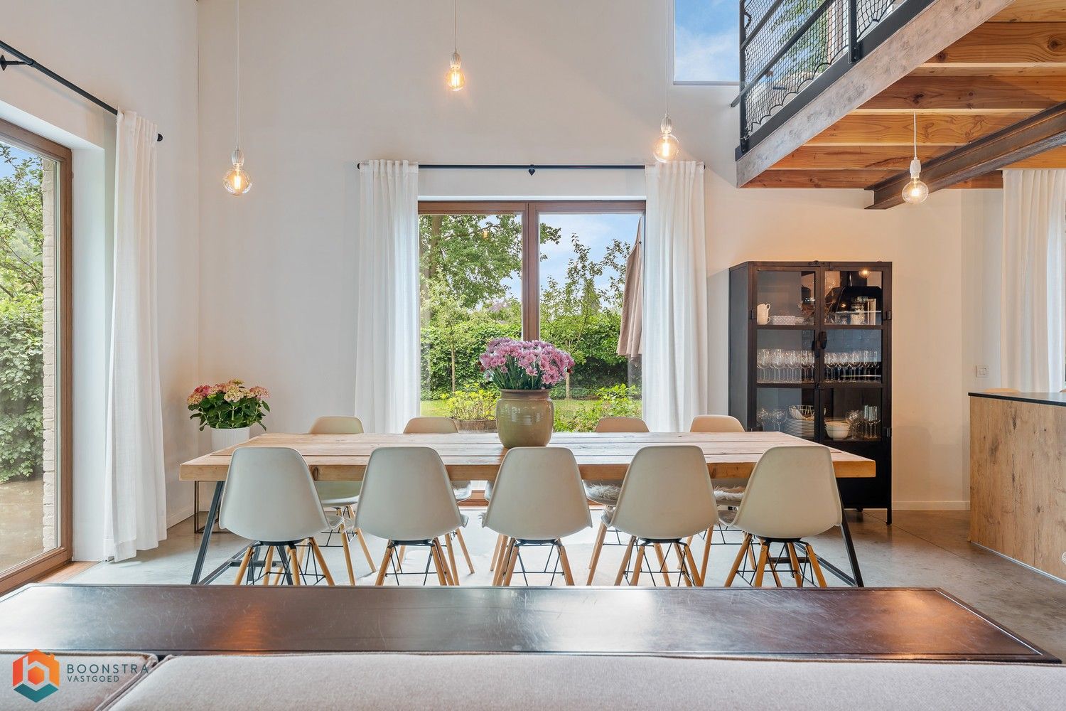 Prachtig gerenoveerde woning op uniek perceel te Putte foto 4