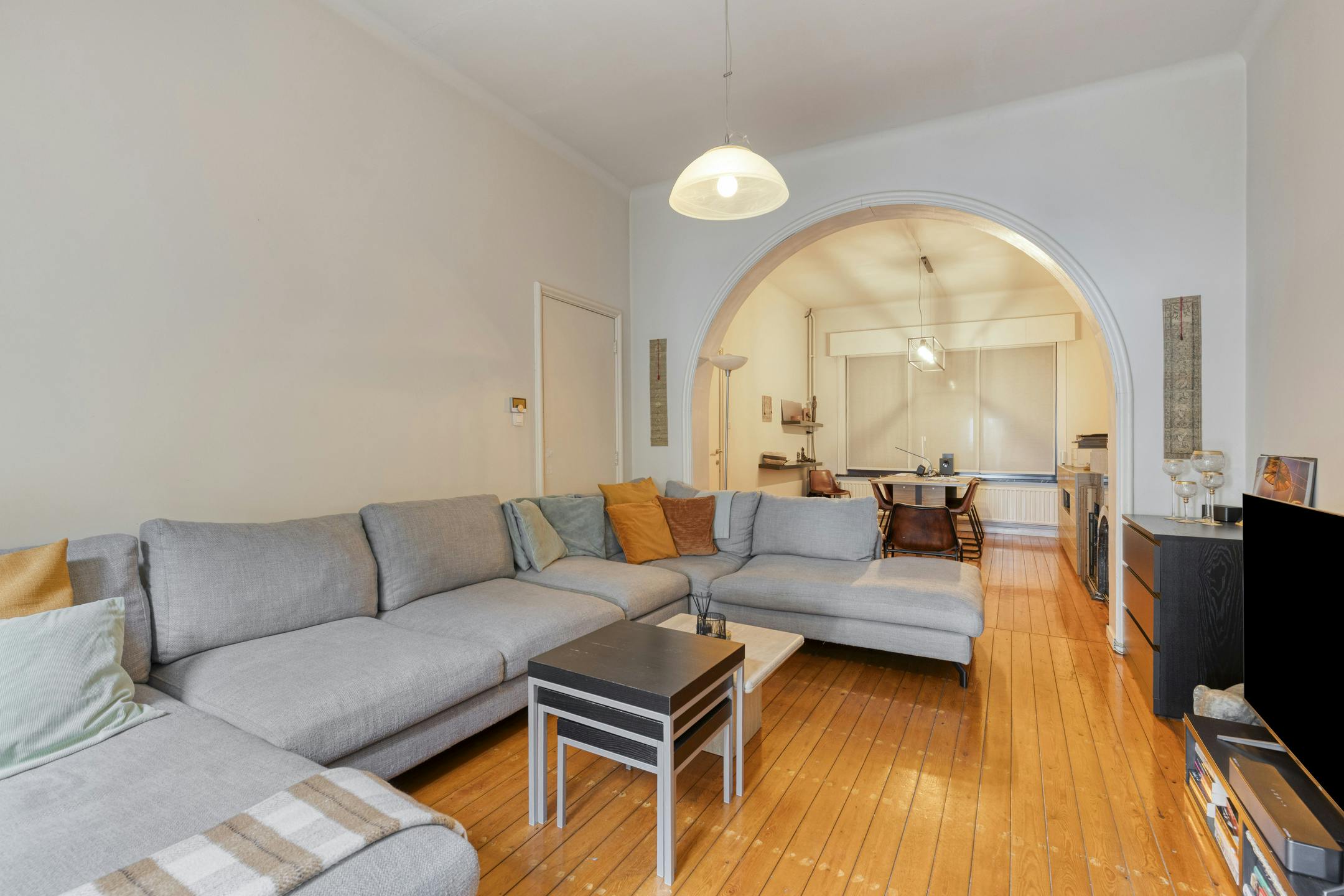 Zeer ruime centraal gelegen gezinswoning in Sint-Niklaas foto 4