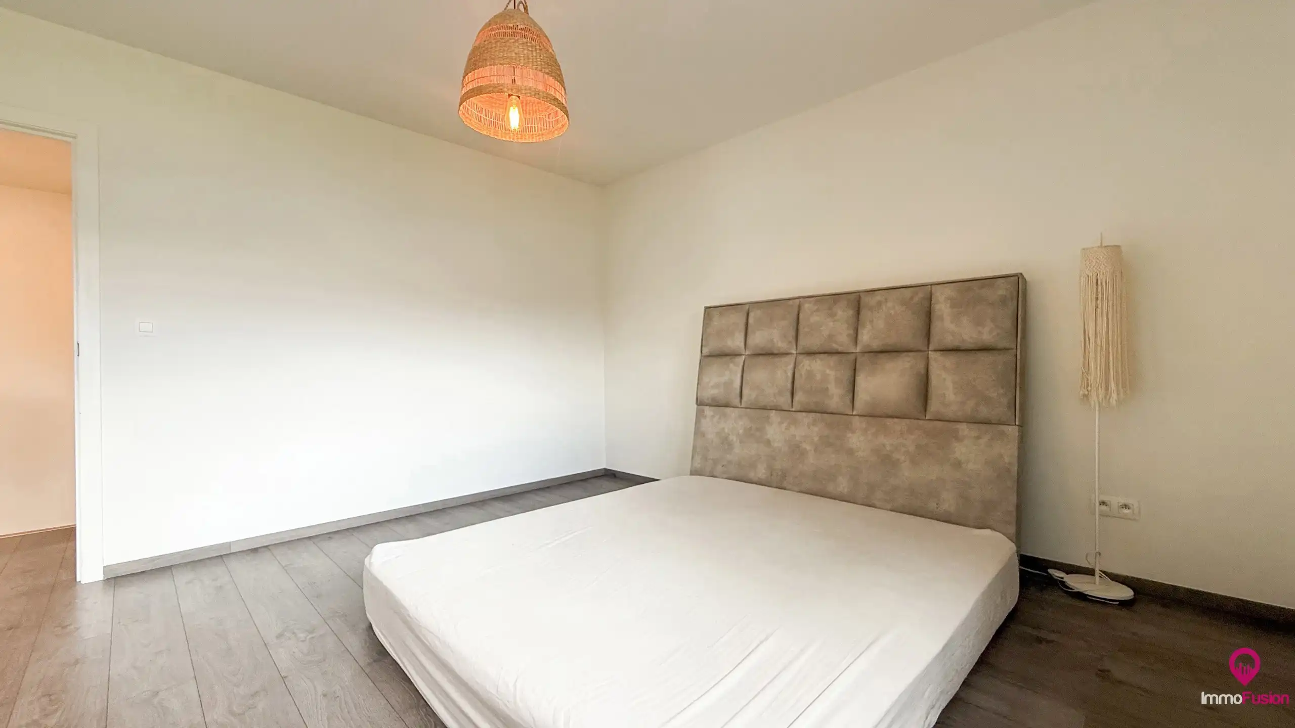 Recente halfopen woning met 3slpks, veranda en ruime tuin! foto 28