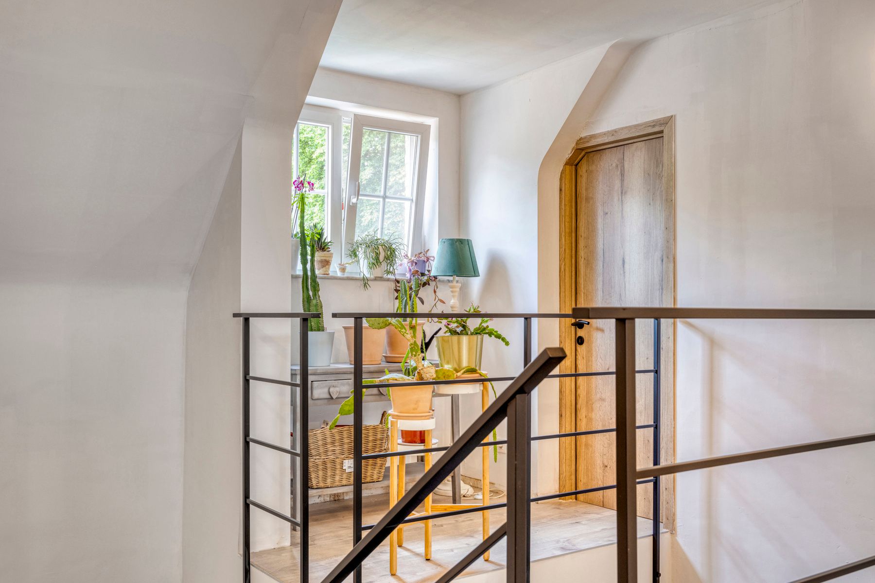 Zeer ruime gerenoveerde woning (± 398 m²) op een perceel van ± 60 are in het prestigieuze Bois de Strihoux foto 13