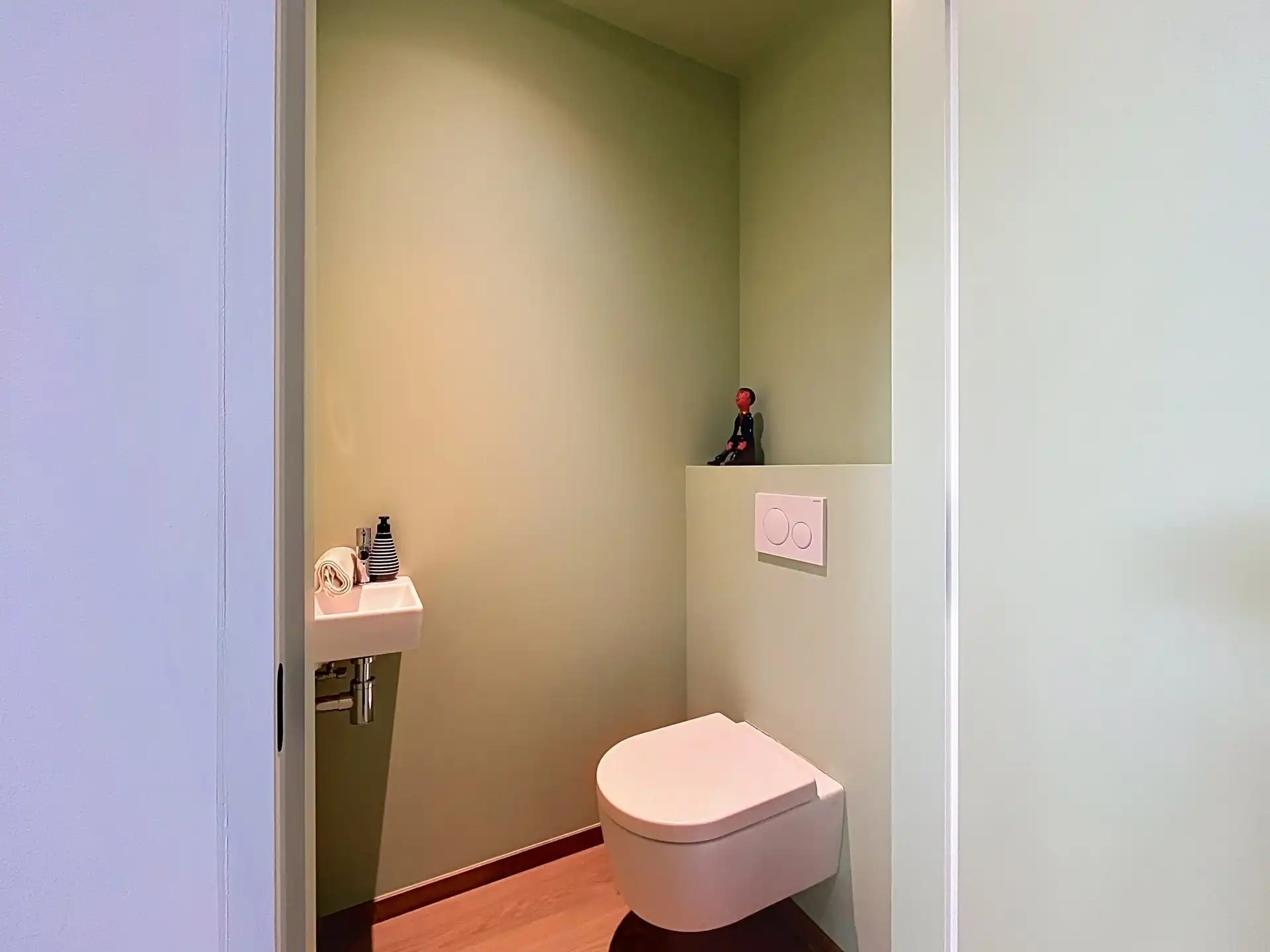 Hypermoderne gezinswoning in hartje Melsele! foto 8