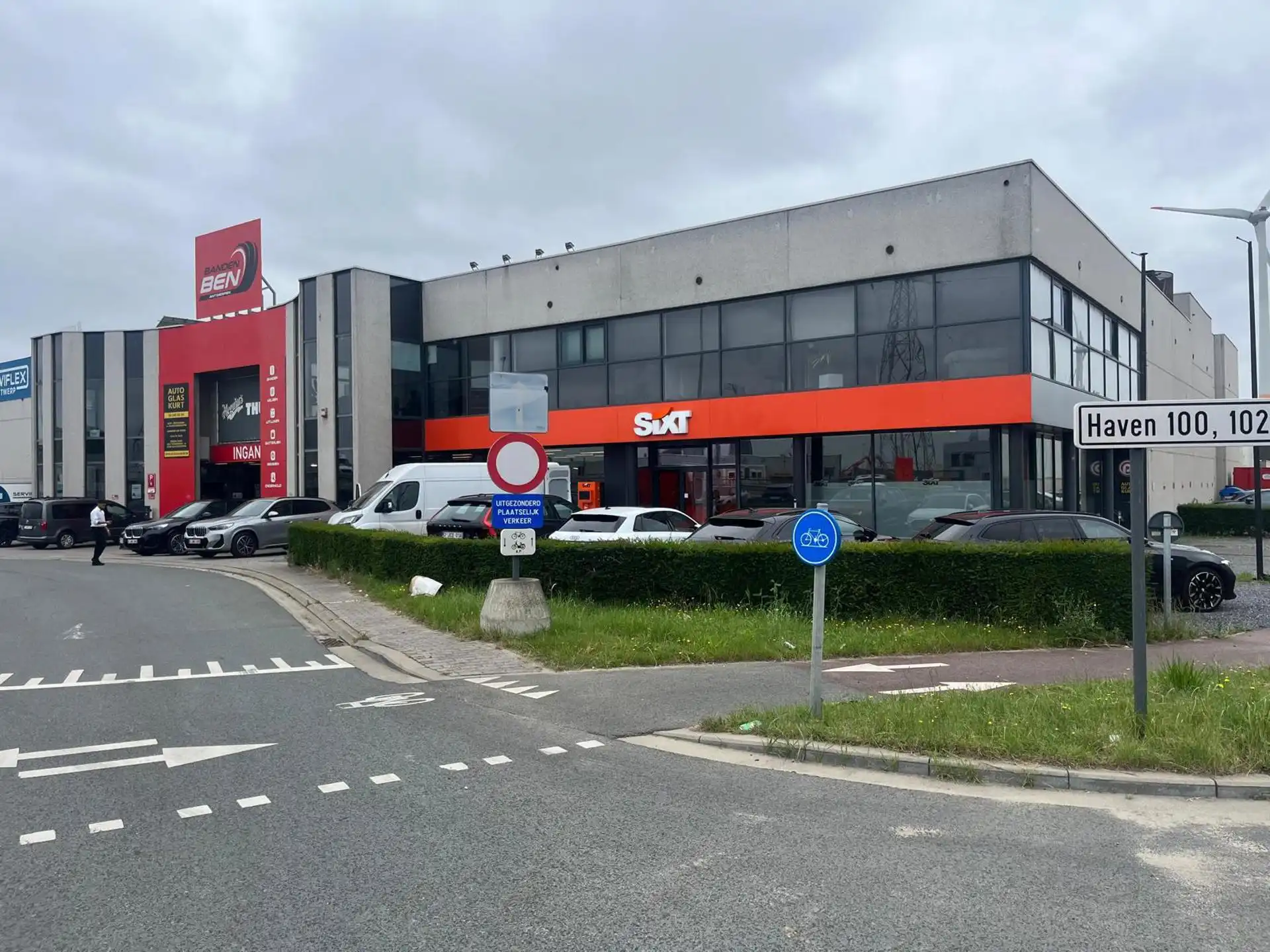 Haven-Antwerpen: magazijn met 3 poorten en moderne kantoorruimte foto 13