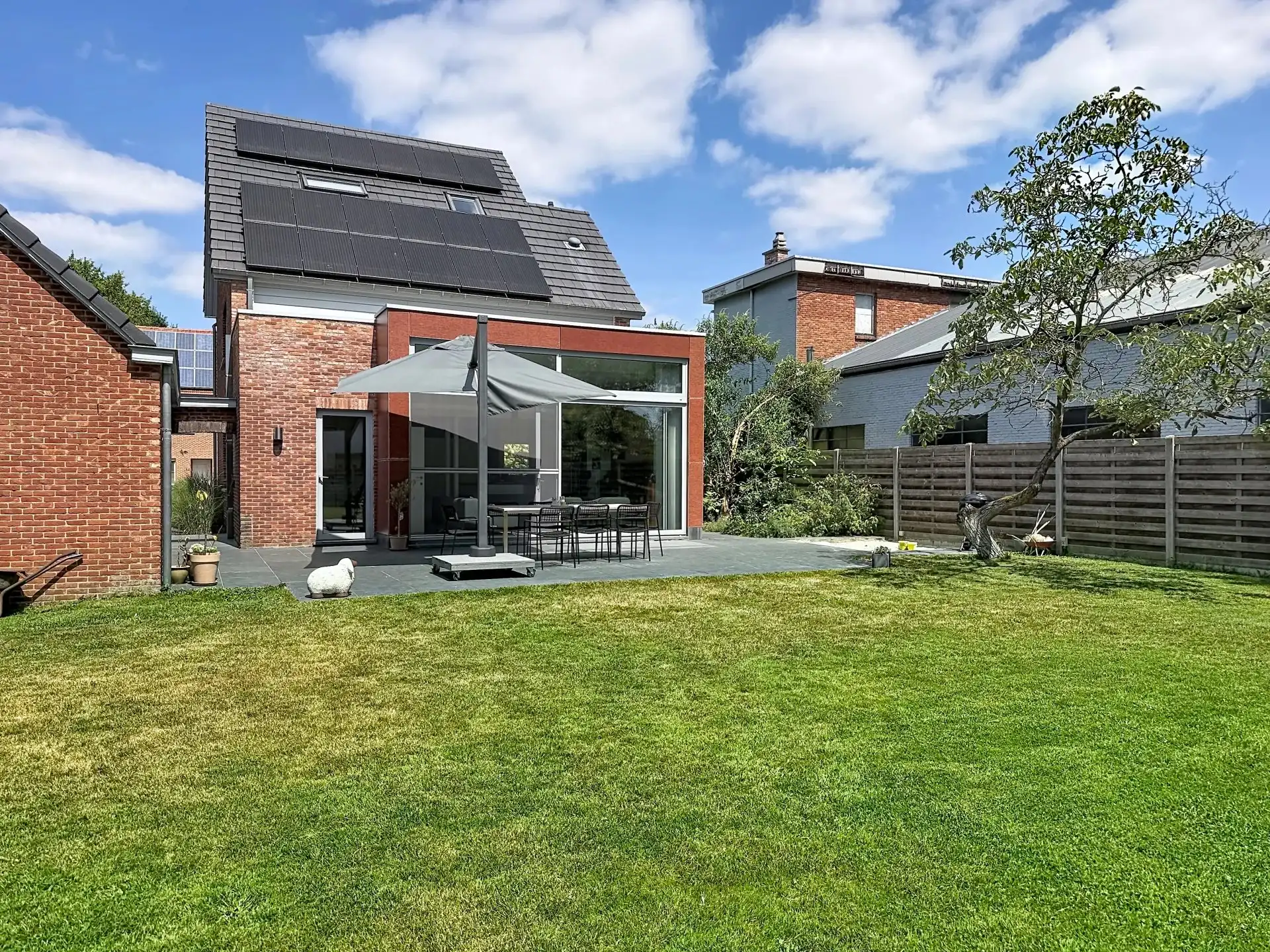 Verrassend ruime instapklare woning met 3 slaapkamers op een mooi perceel. foto 40