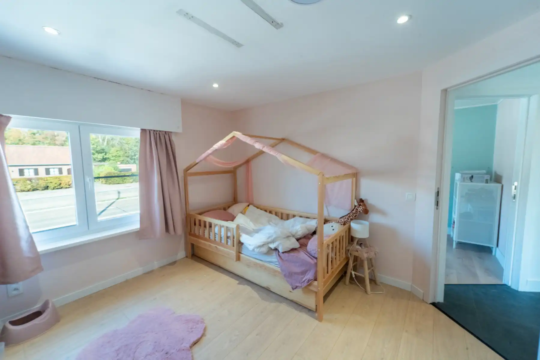 Ruime woning met bijgebouw en uitzicht op het Drongengoed foto 22