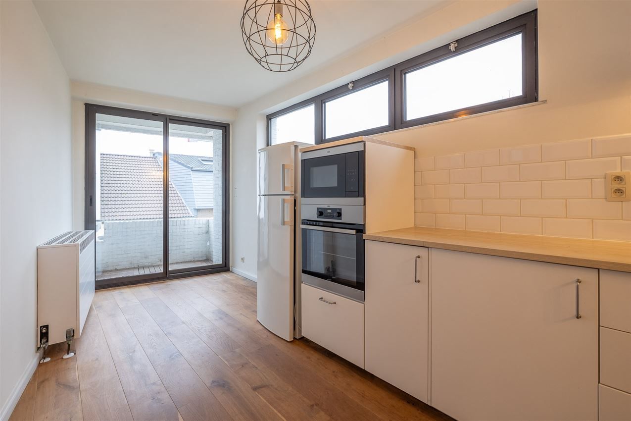 Gerenoveerd tweeslaapkamerappartement foto 14