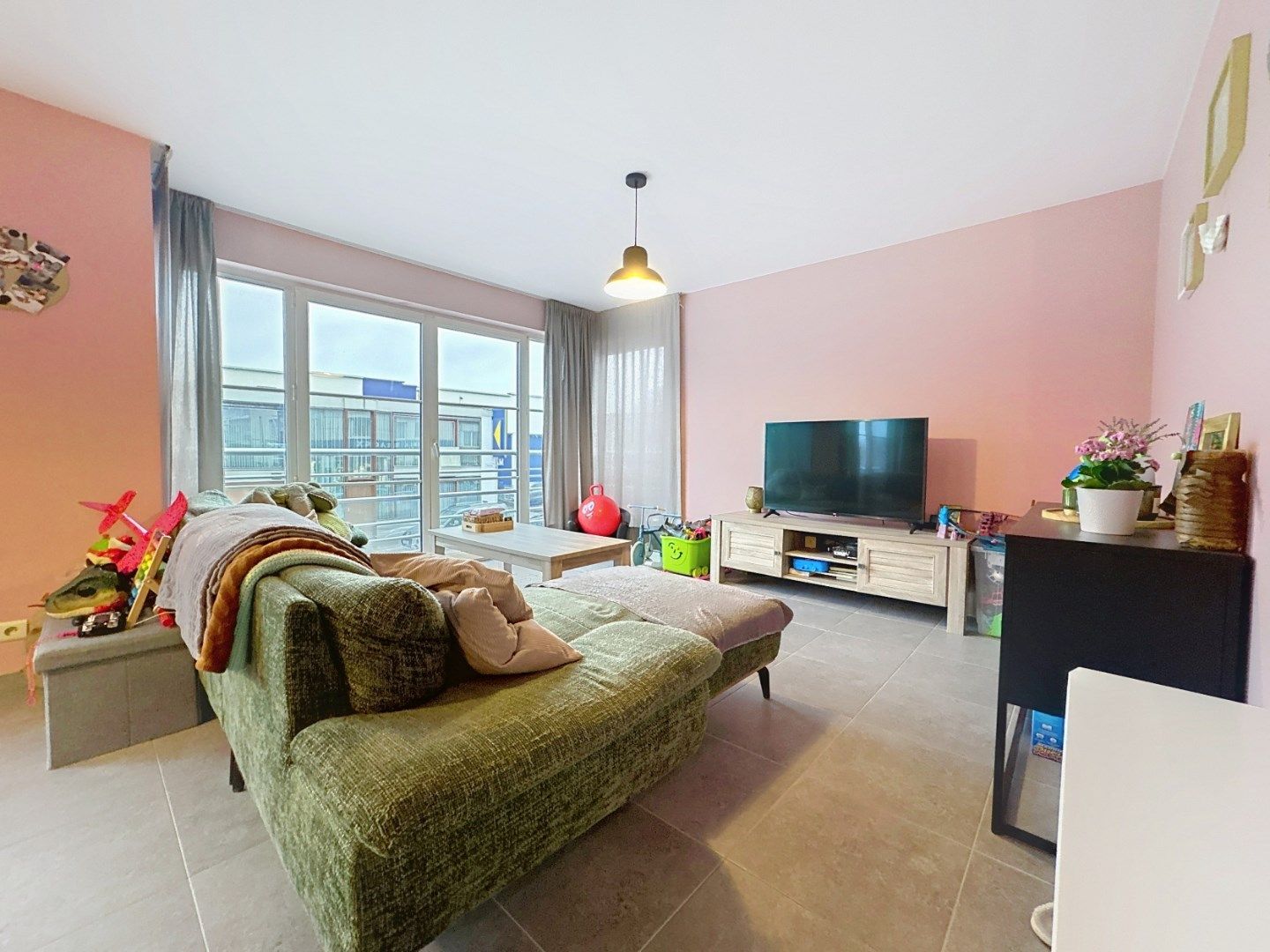 Instapklaar appartement met 2 slaapkamers foto 2