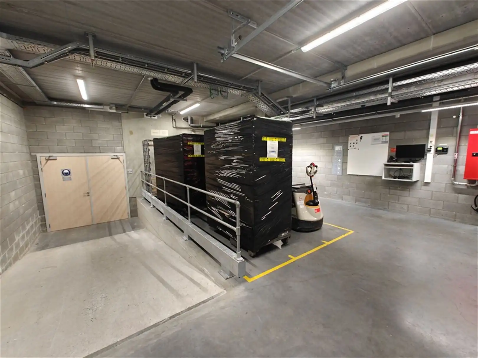 Kantoorgebouw foto 11