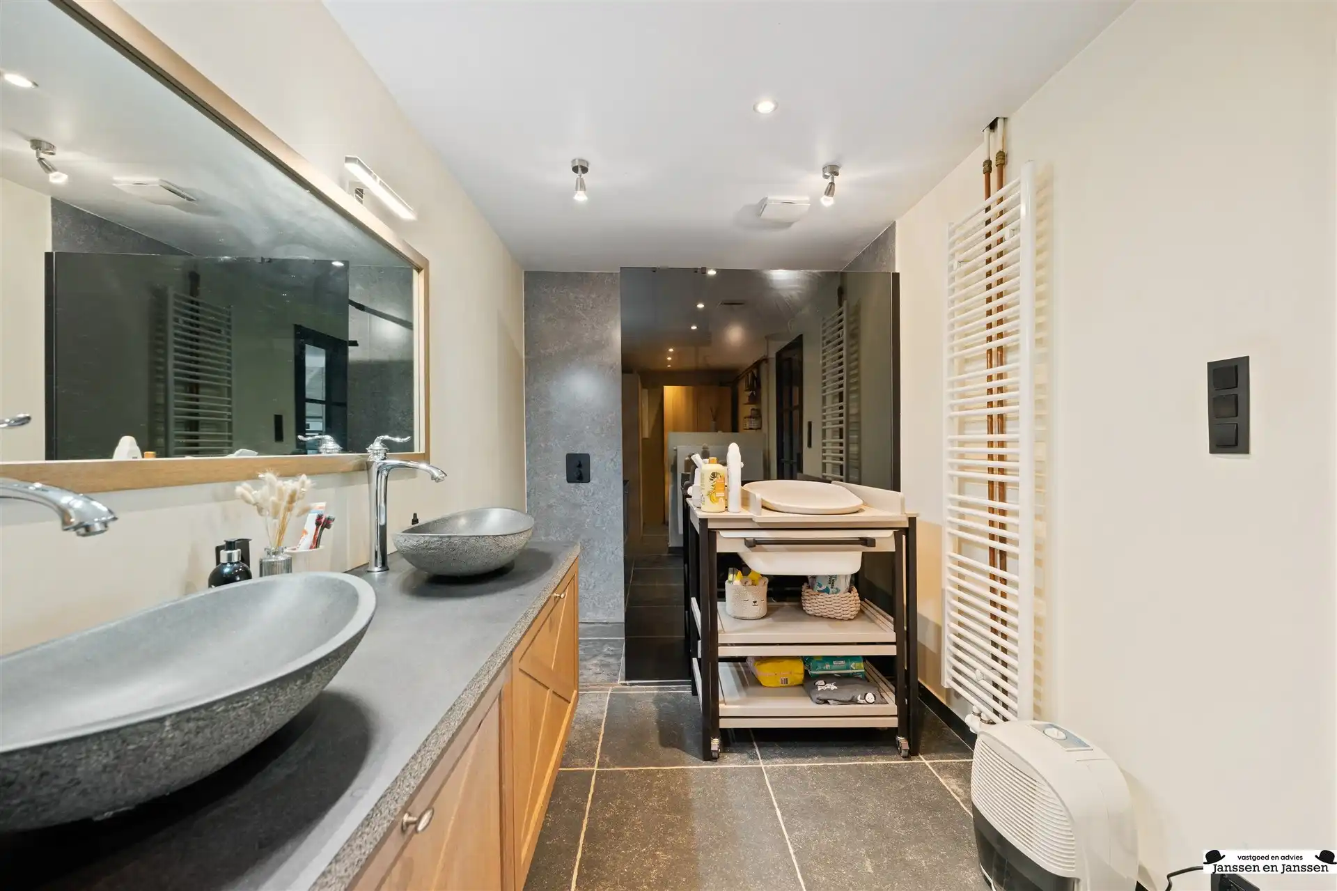 Instapklare gezinswoning met tuin nabij Brugge foto 11