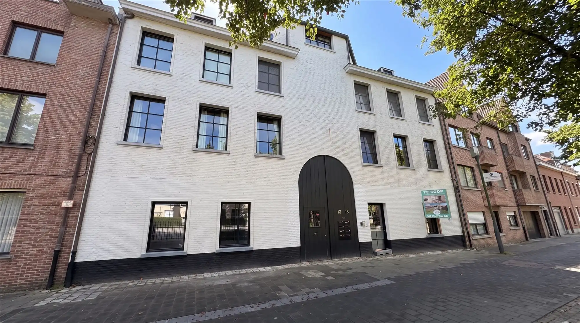 Ruim appartement met 1 slaapkamer en extra grote tuin. foto 2