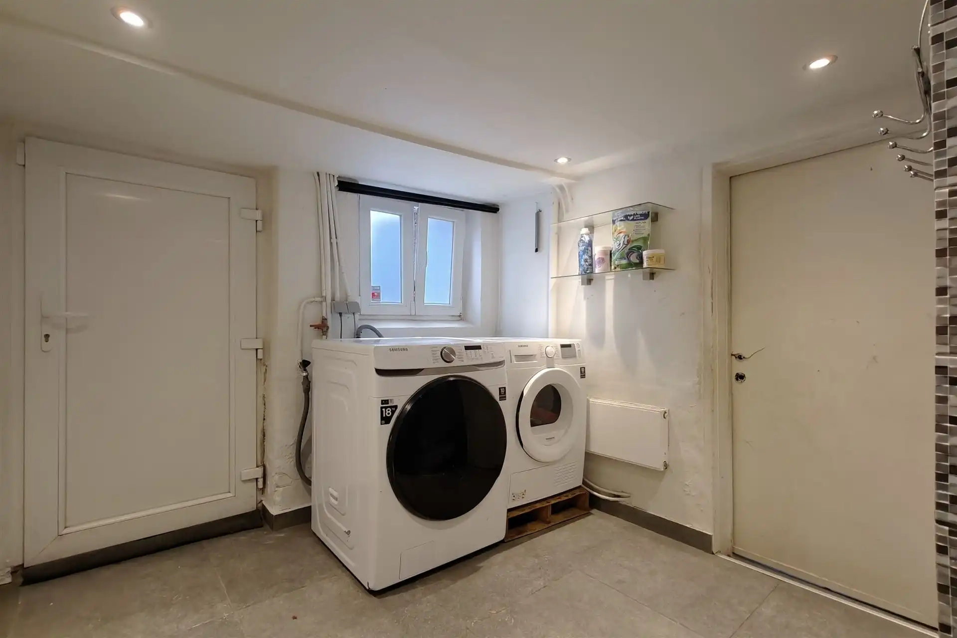 Ruime gezinswoning met 6 slaapkamers op toplocatie vlakbij Maastricht foto 14