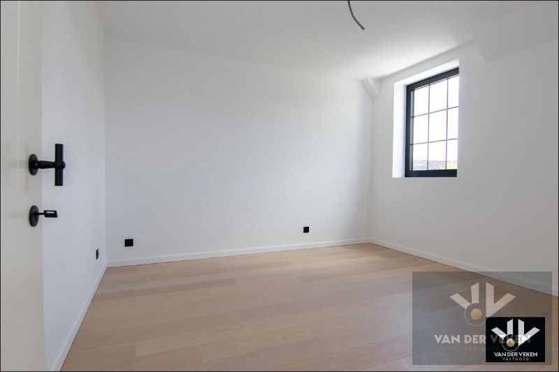 Totaal en hoogwaardig afgewerkte, moderne pastoriestijl nieuwbouwwoning op een steenworp van het natuurgebied 'Dautenweyers' te Diepenbeek foto 20