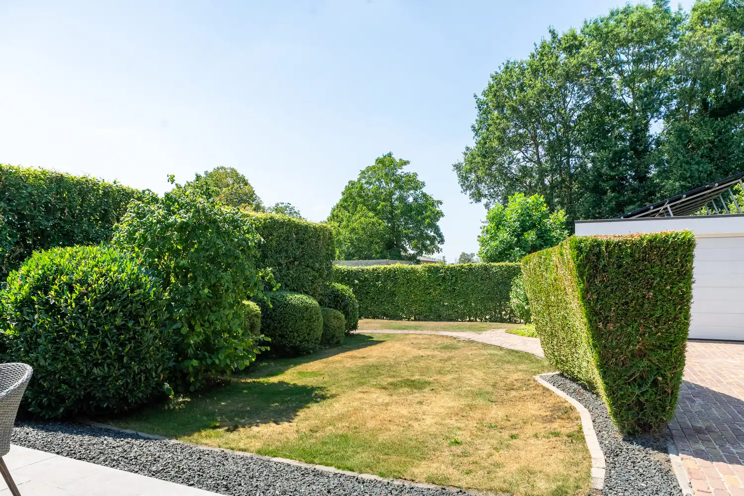 Instapklare gezinswoning met 5 slaapkamers, grote garage en zonnige tuin in Meerhout. foto 28