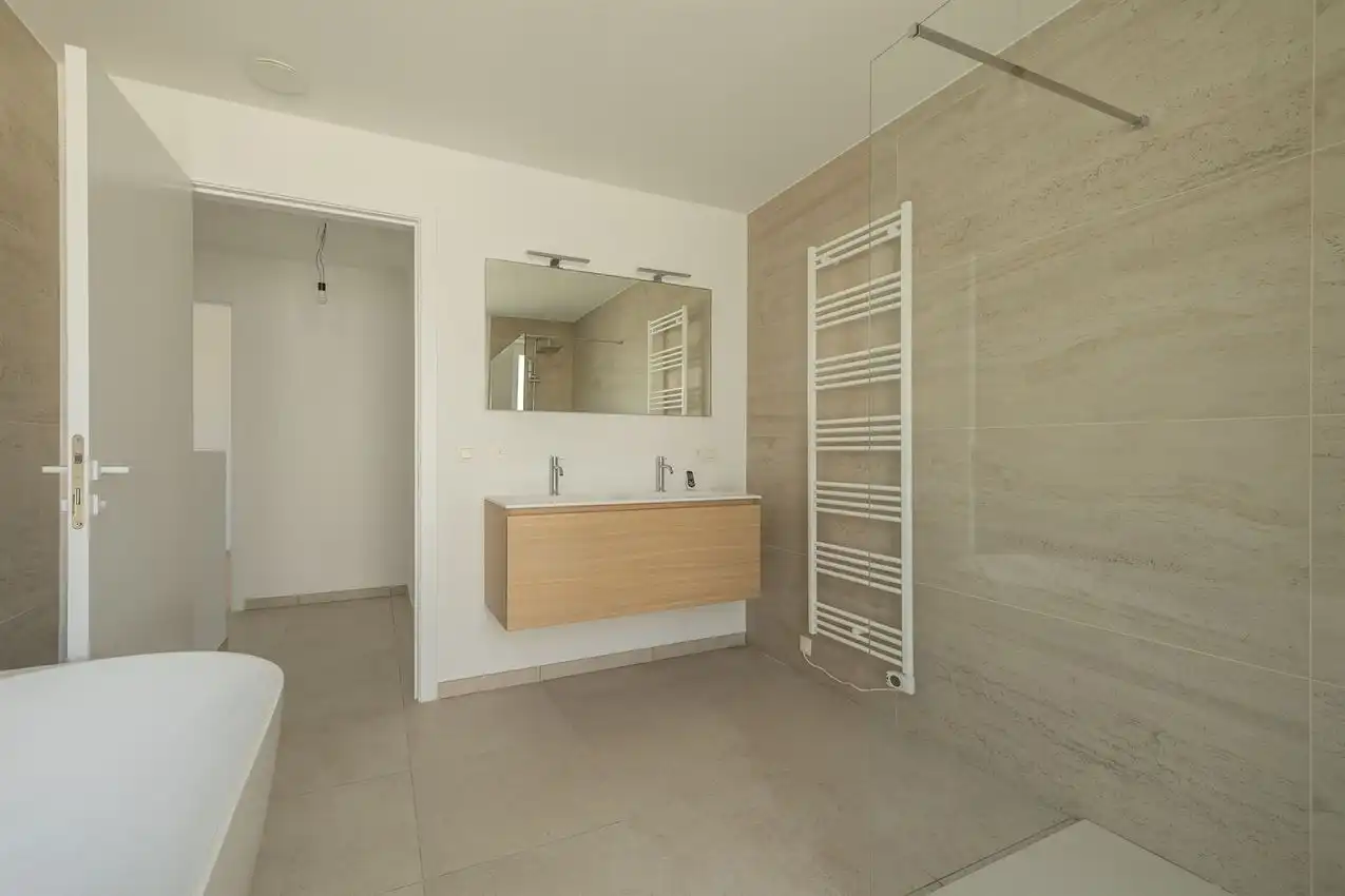 Instapklare nieuwbouwwoning met 4 slaapkamers, 2 badkamers en E-peil 9 foto 27