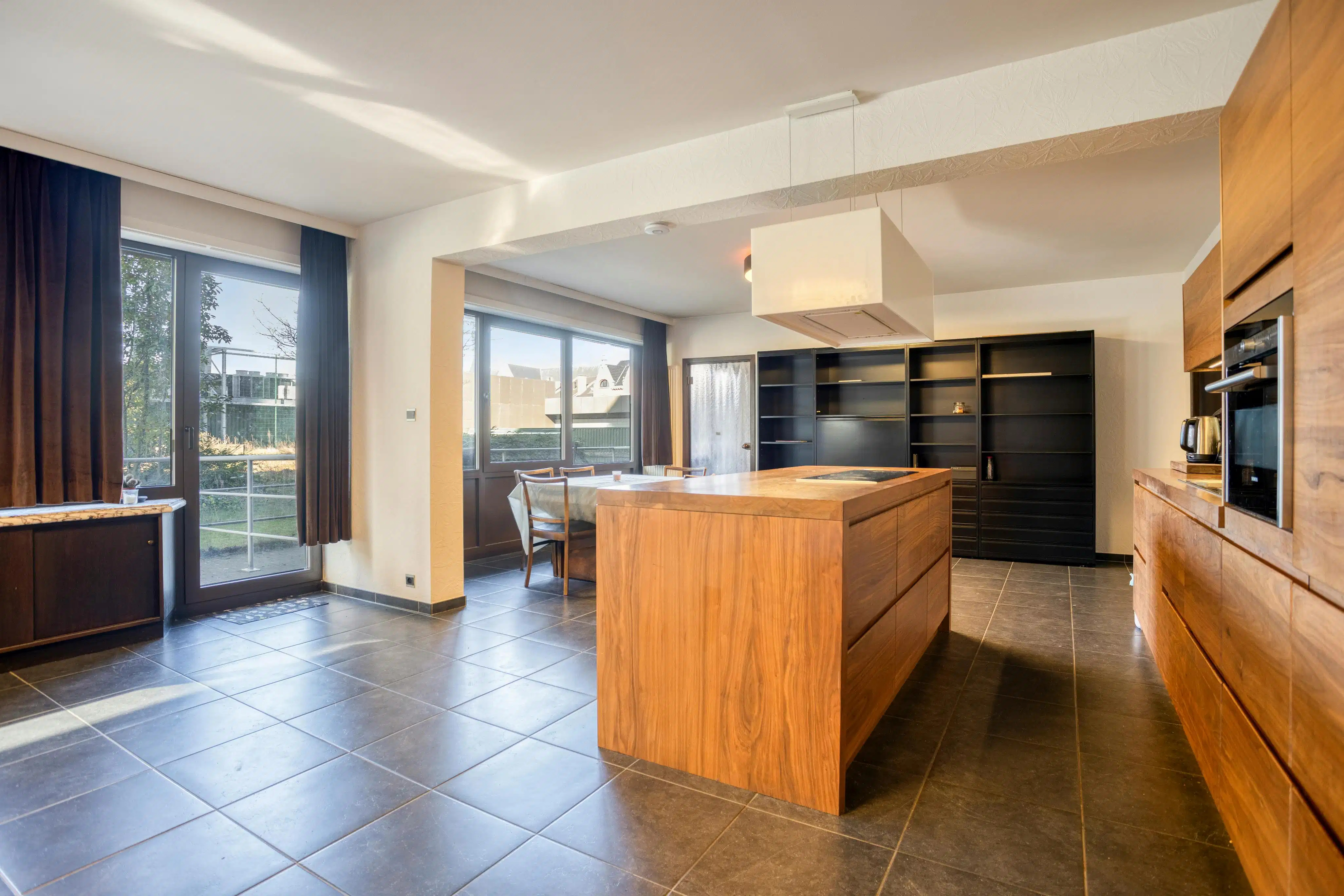 Uitzonderlijk ruim appartement met terras in hartje Hasselt  foto 2