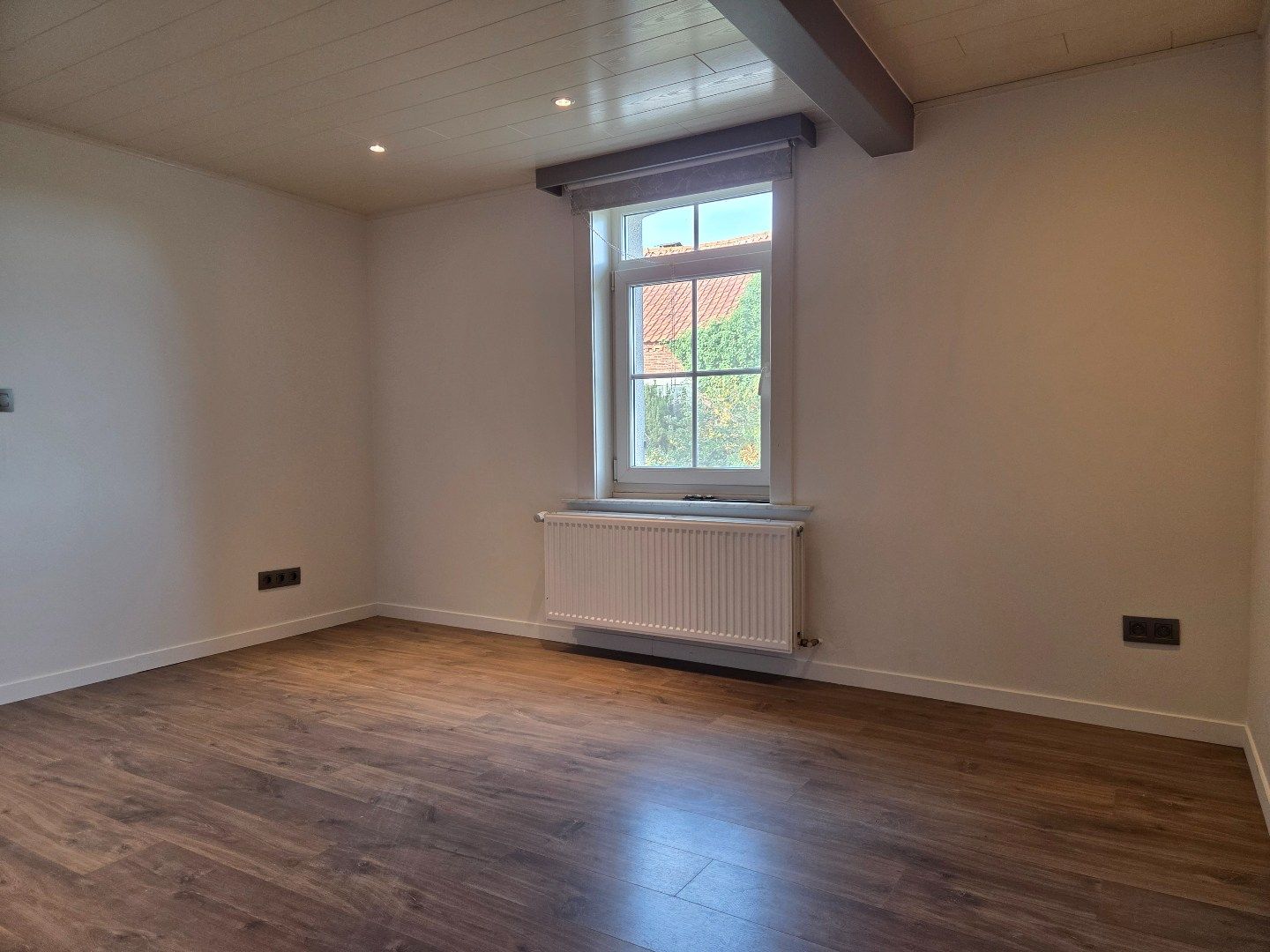 Woning met 3 slpks, schuur met 3 stallen en weiland op 2.288 m² nabij Geel-centrum ! foto 19