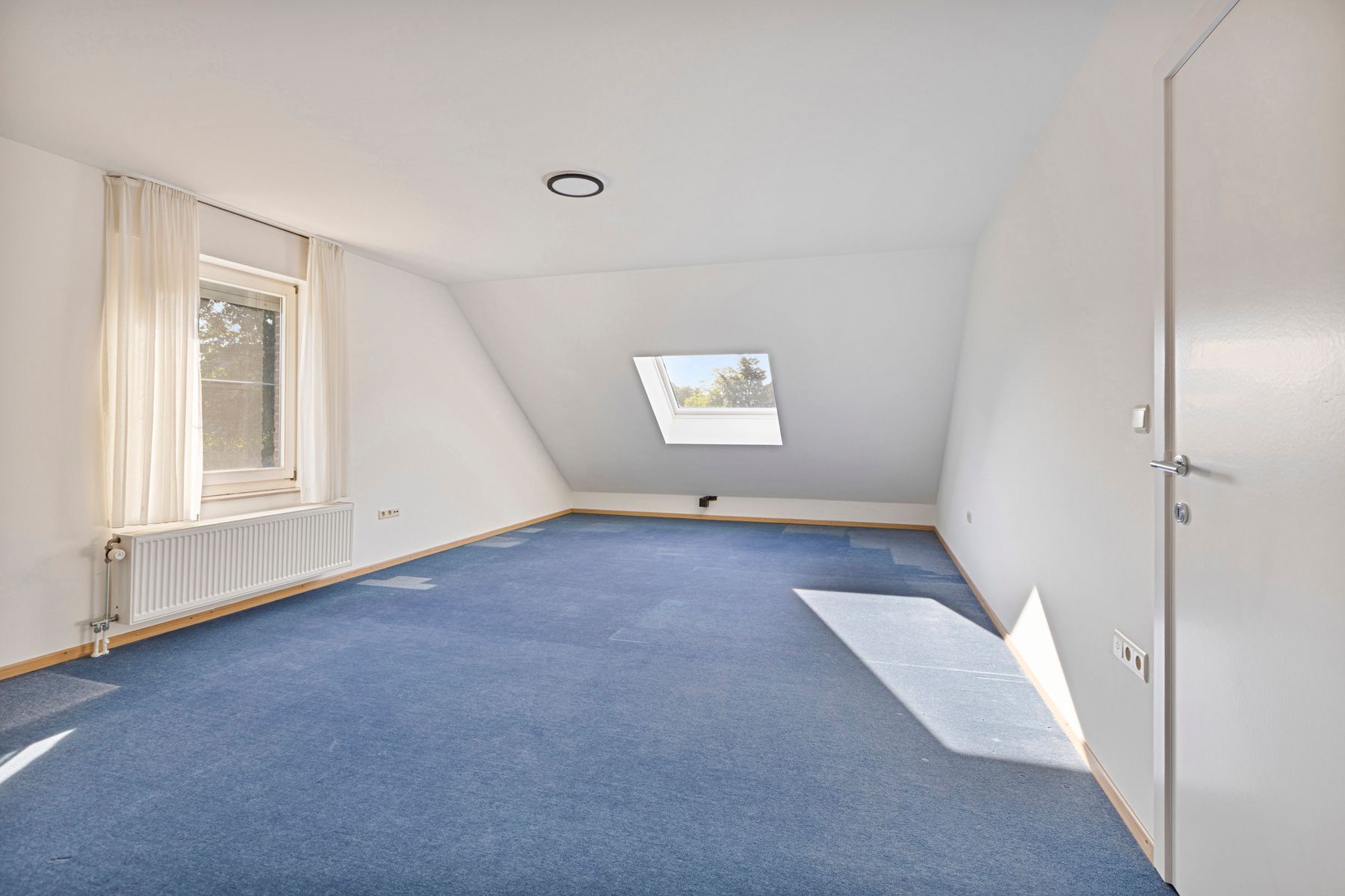 Lichtrijke woning met 3 slaapkamers in stadskern Maaseik.  foto 23