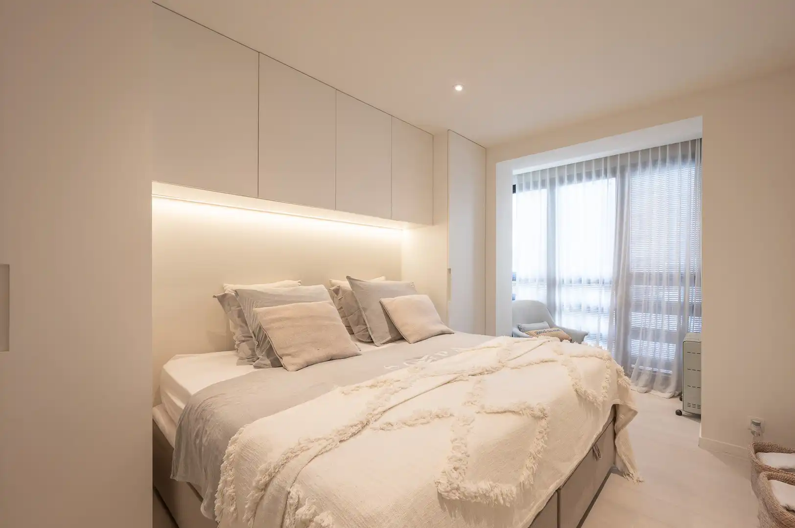 Fantastisch gerenoveerd appartement met zijdelings zeezicht in hartje Zoute. foto 8