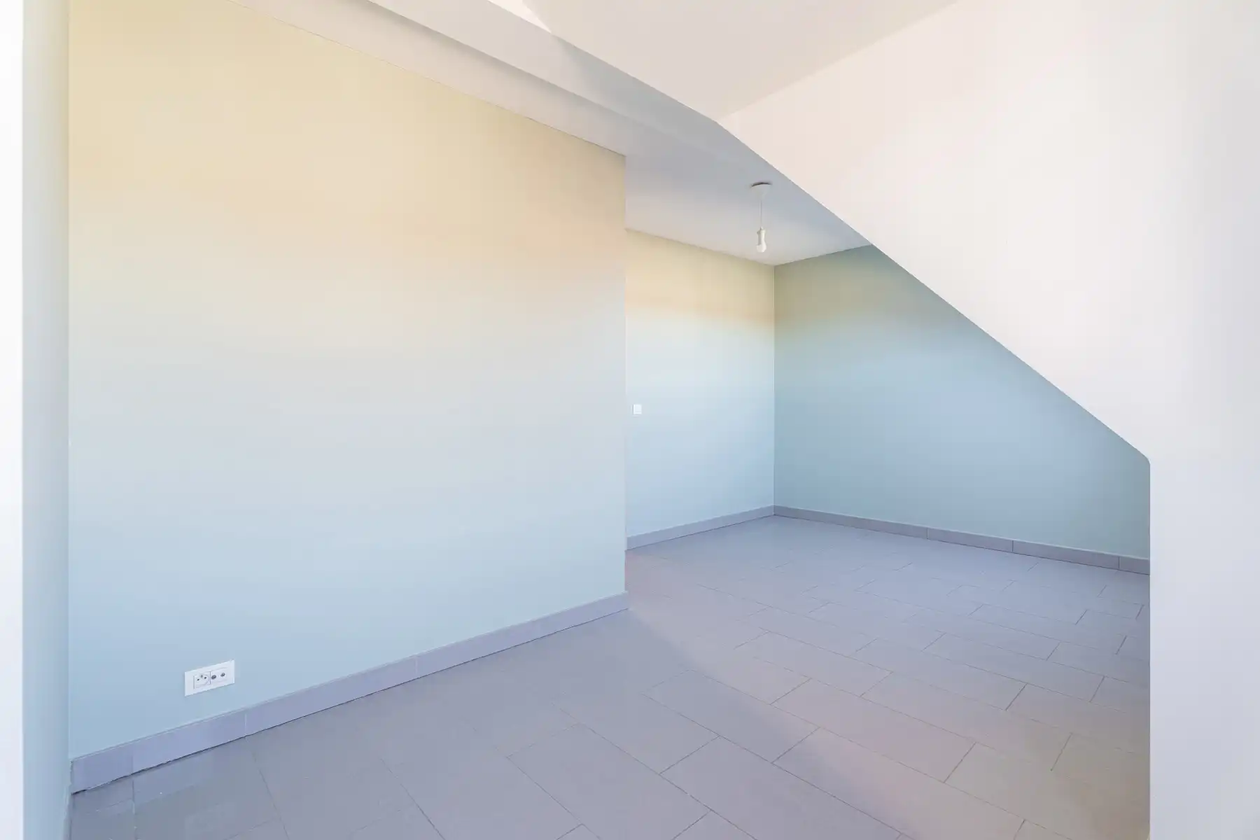 Ruim instapklaar duplex appartement te Sint-Pieters-Leeuw foto 7