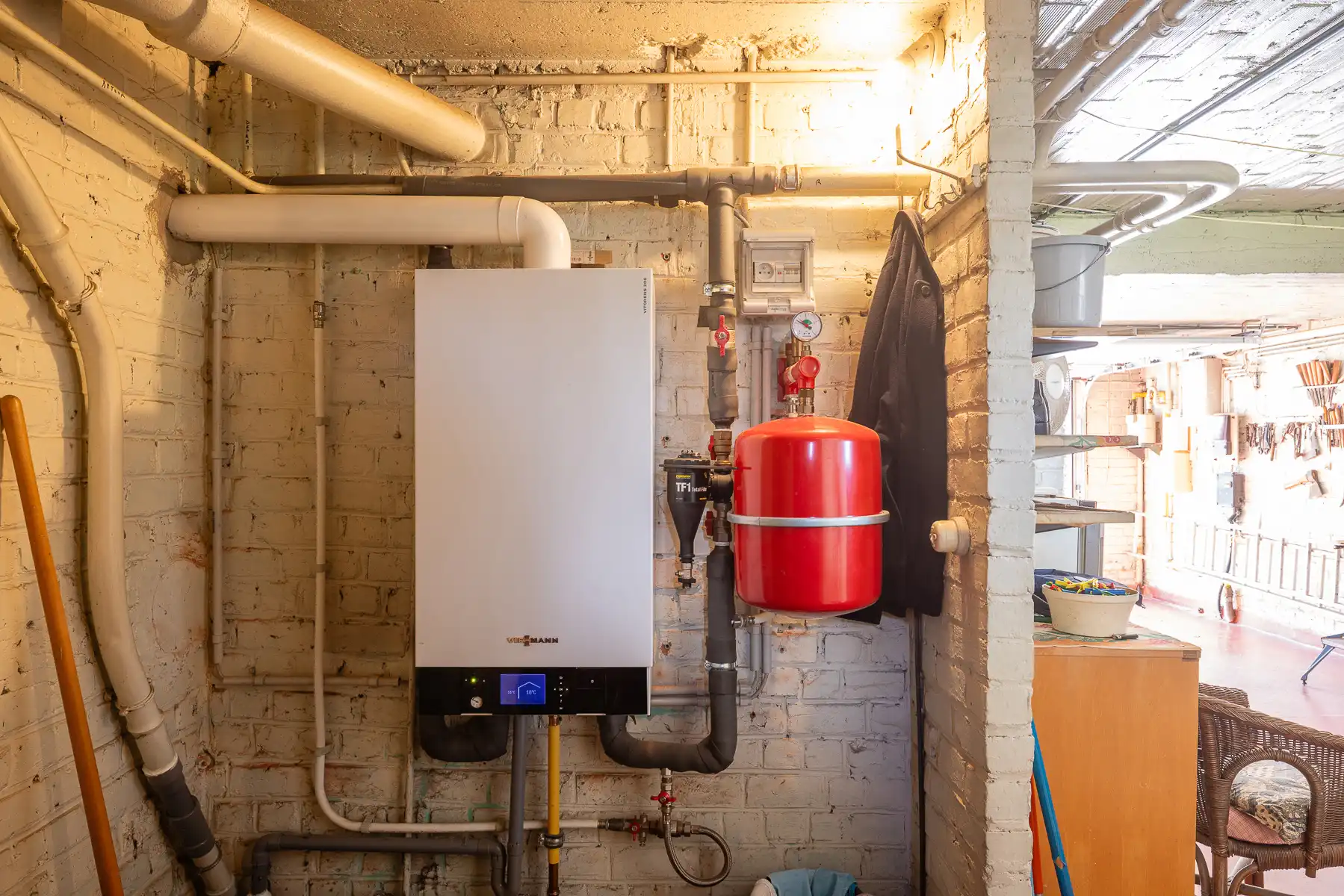 Eengezinswoning met tuin, garage en autostaanplaats foto 24