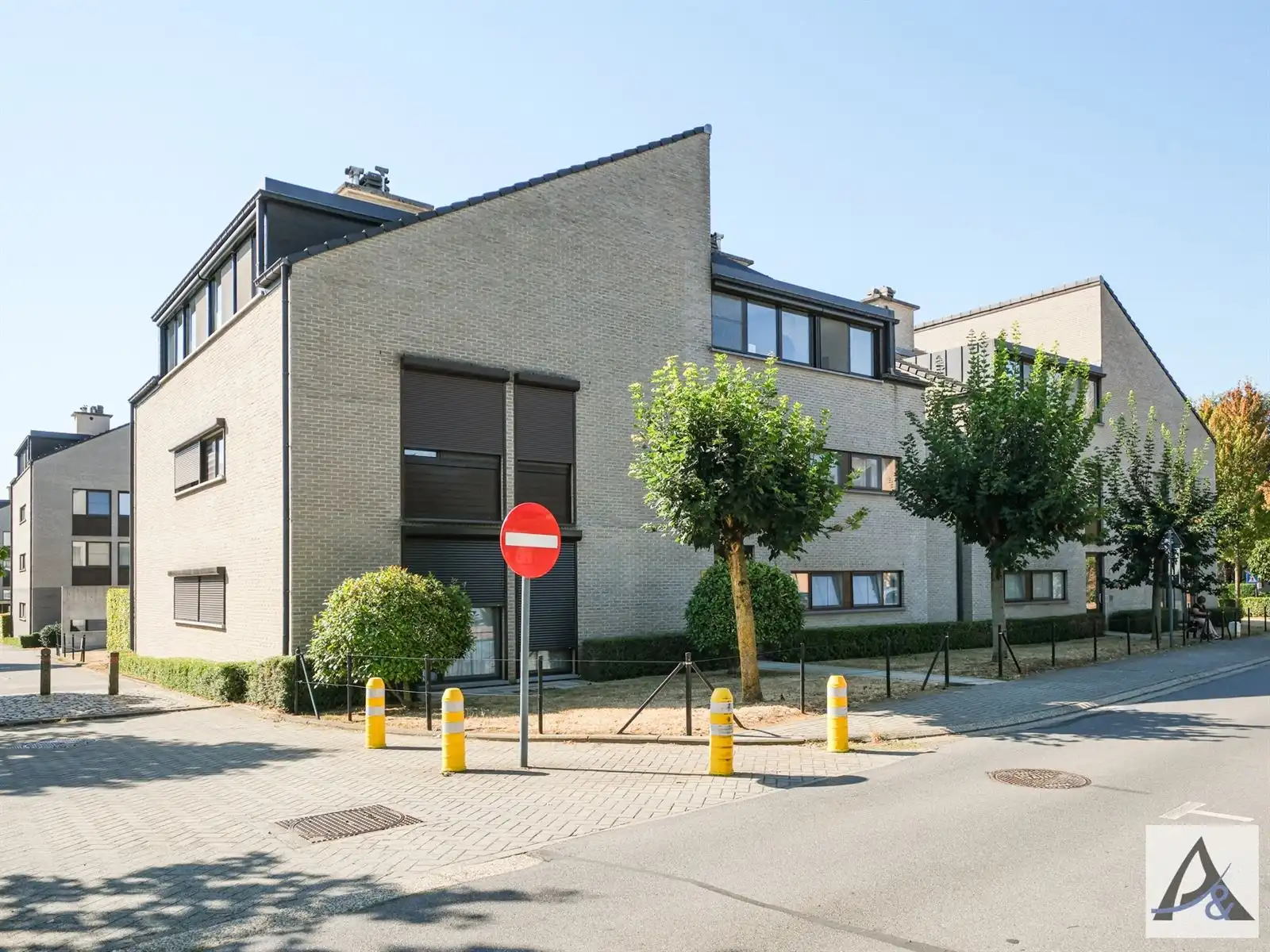 ruim en exclusief penthouse te koop nabij centrum van Beringen! foto {{pictureIndex}}