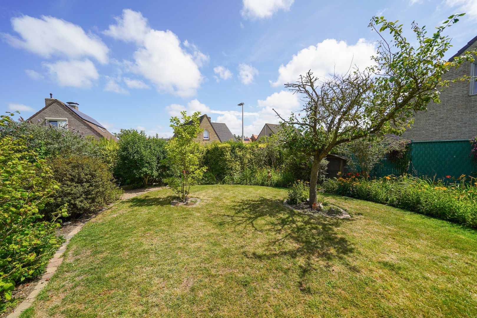 Ruime woning in Oudenburg met zongerichte tuin foto 5