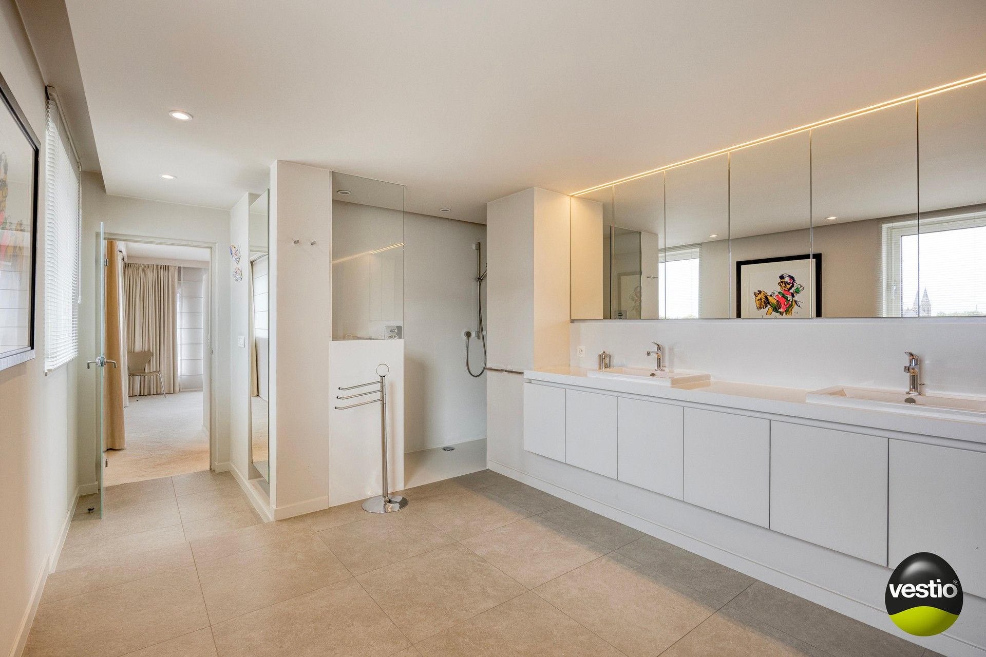 Uniek penthouse met tijdloze luxe, ruimte en zicht over Hasselt. foto 19