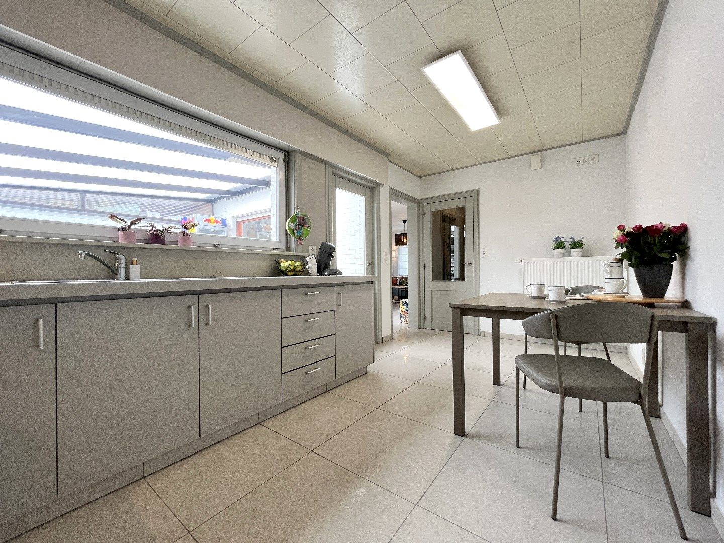 Instapklare 3-slpkr tussenwoning met tuin & garage foto 11