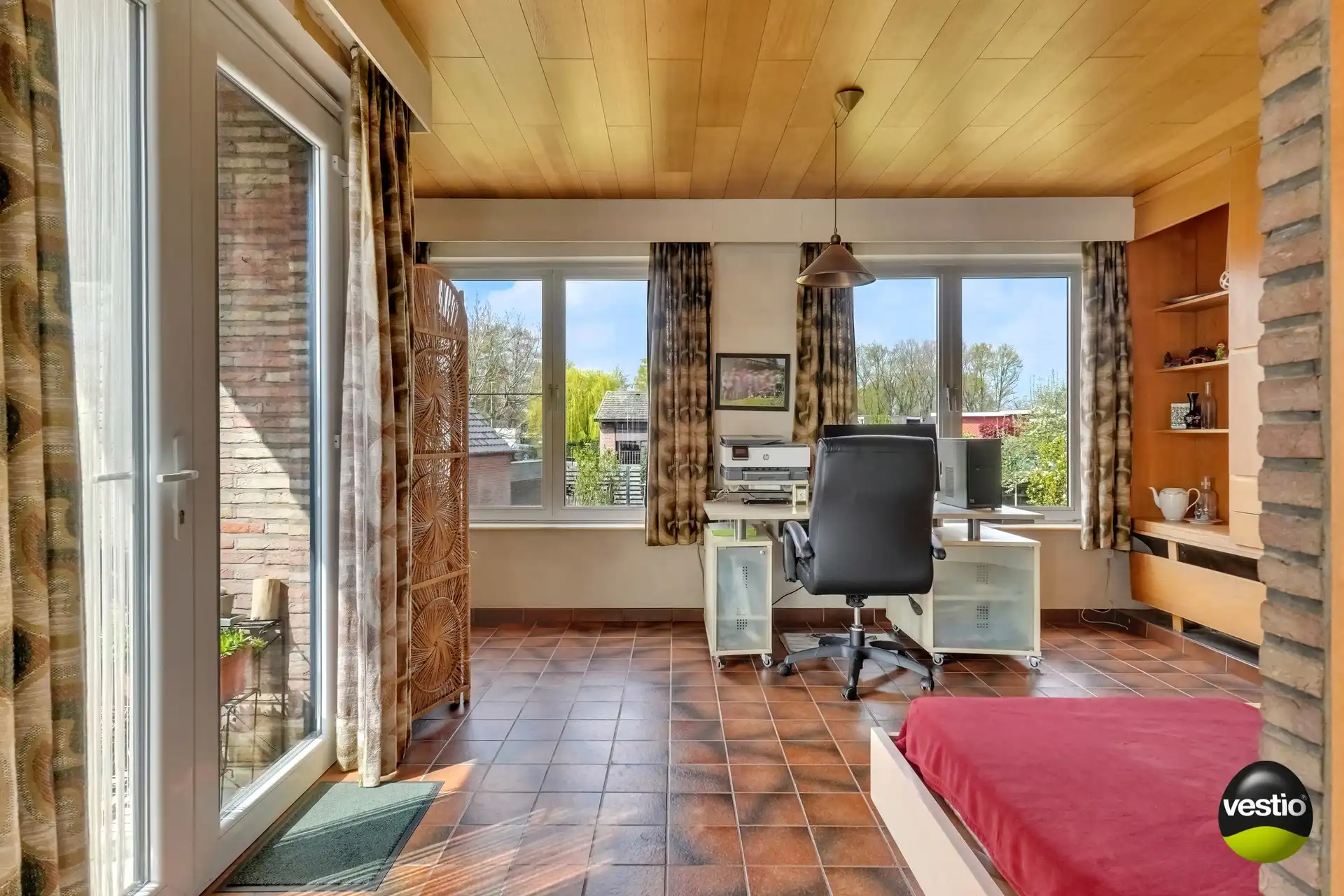 RUSTIG GELEGEN WONING OP 9,64 ARE foto 13