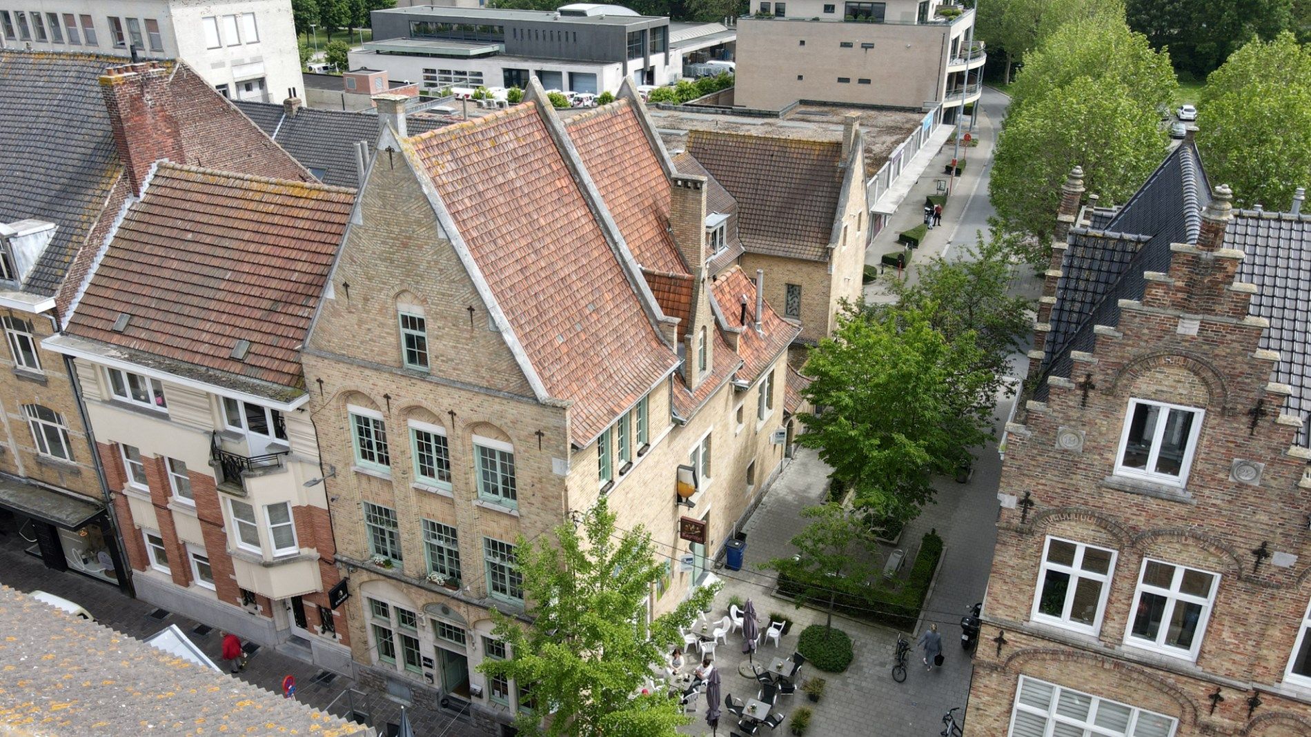 Karaktervol eigendom centrum Ieper. foto 2