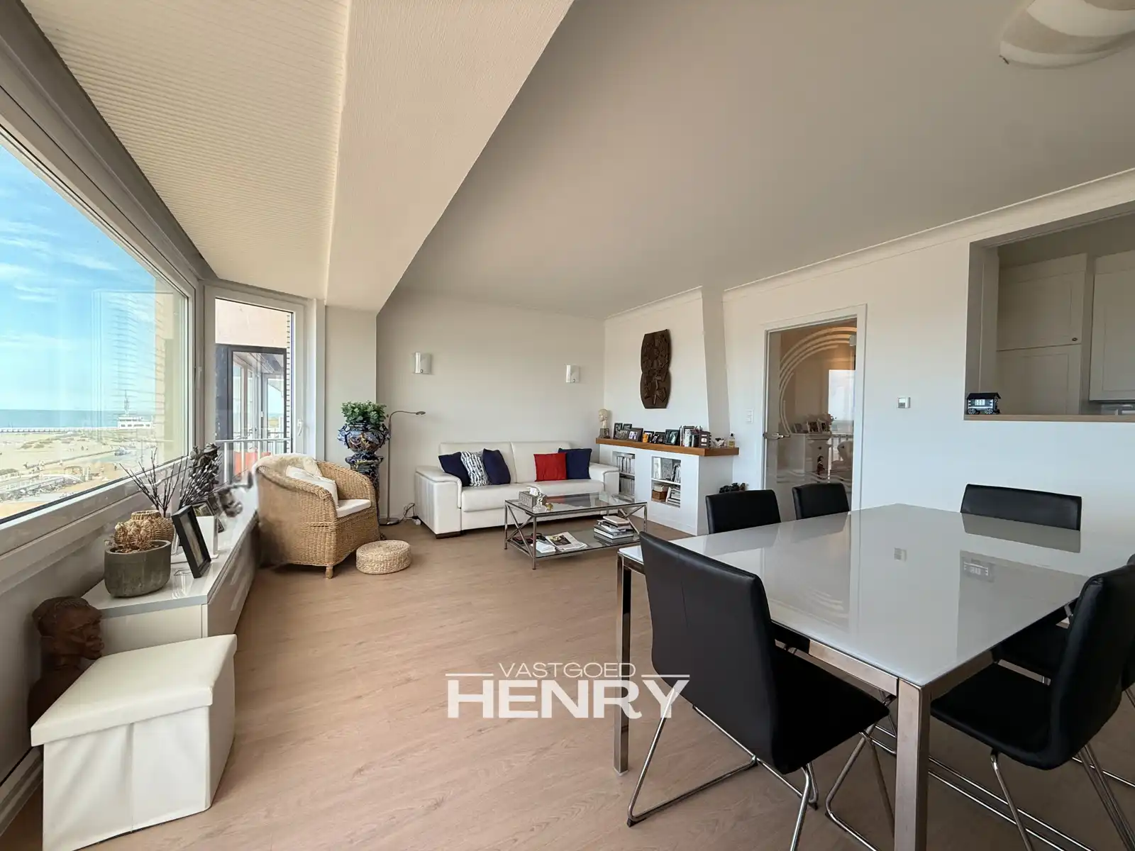 Genieten op de zeedijk, waar de horizon nooit hetzelfde is… foto 5