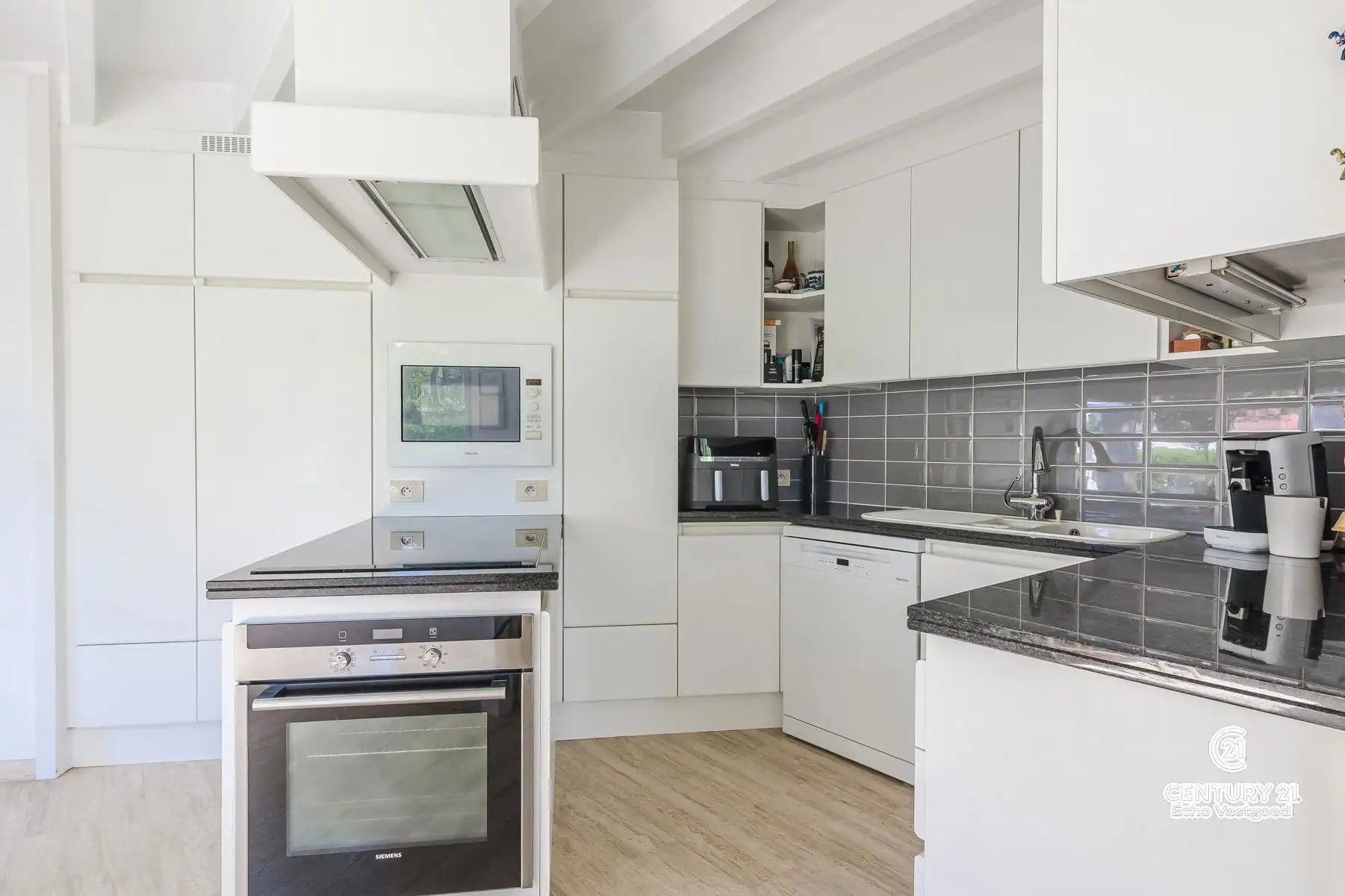 Onderhouden, energiezuinige gelijkvl. villa met mooie tuin foto 12