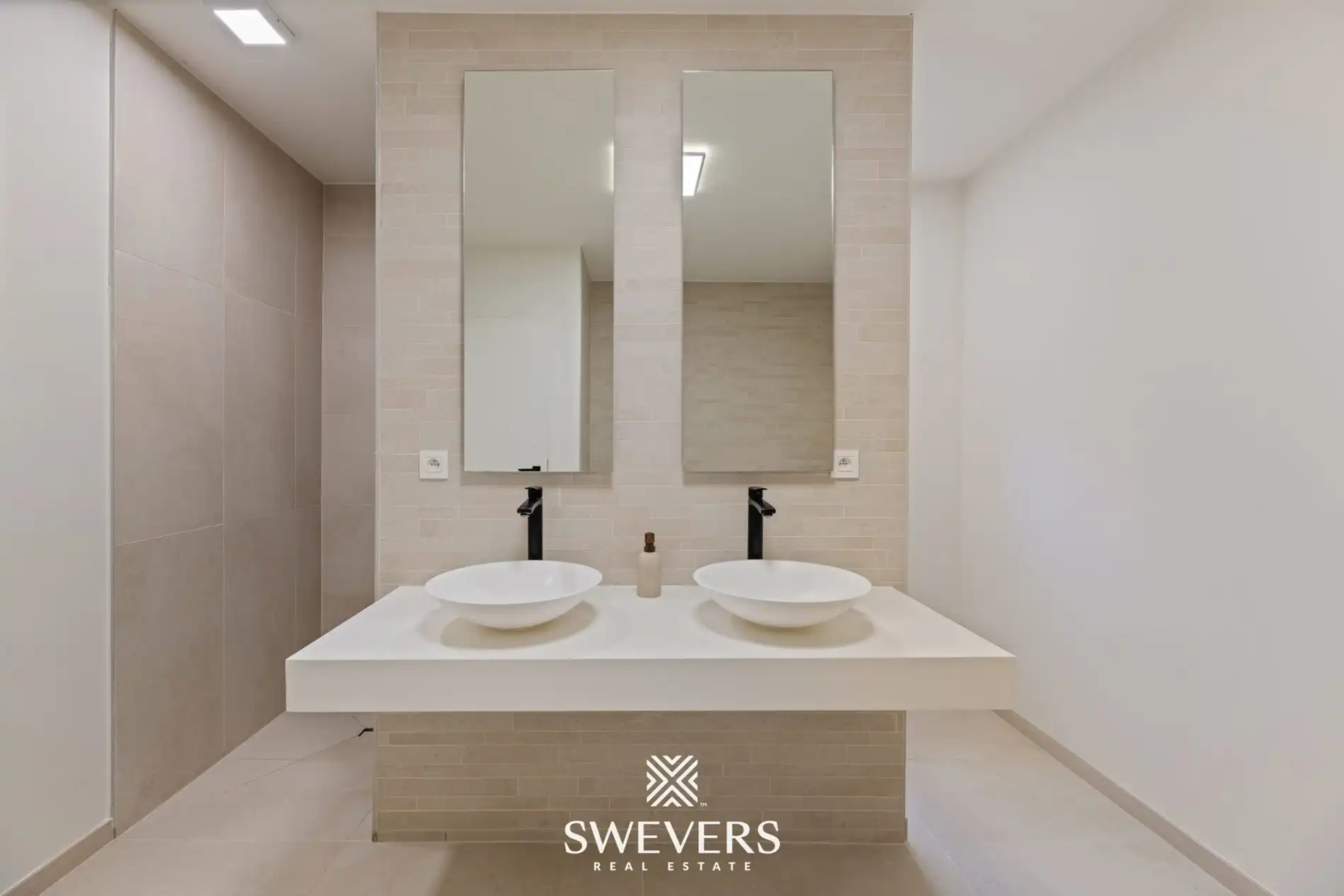 Instapklare, energiezuinige gezinswoning van 224m² te Beringen foto 20