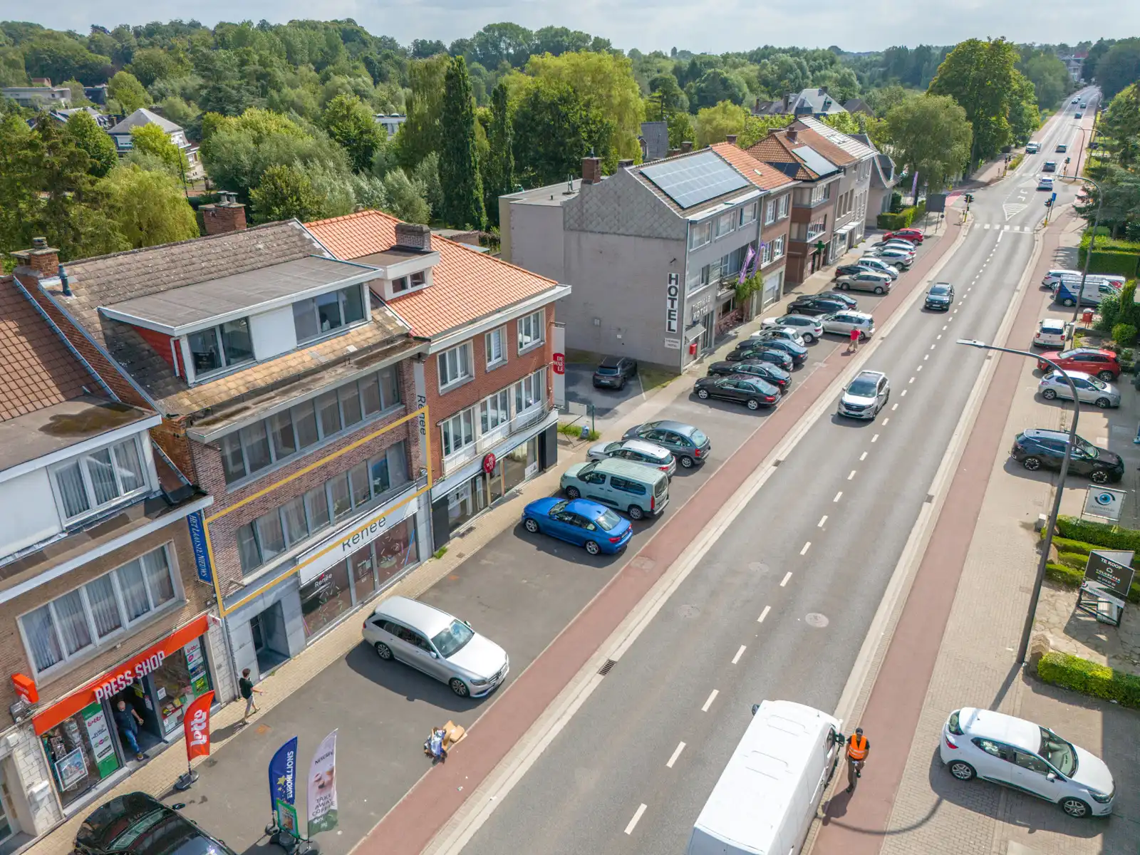 Goed gelegen appt met terras, kelder en parking voor de deur foto 4
