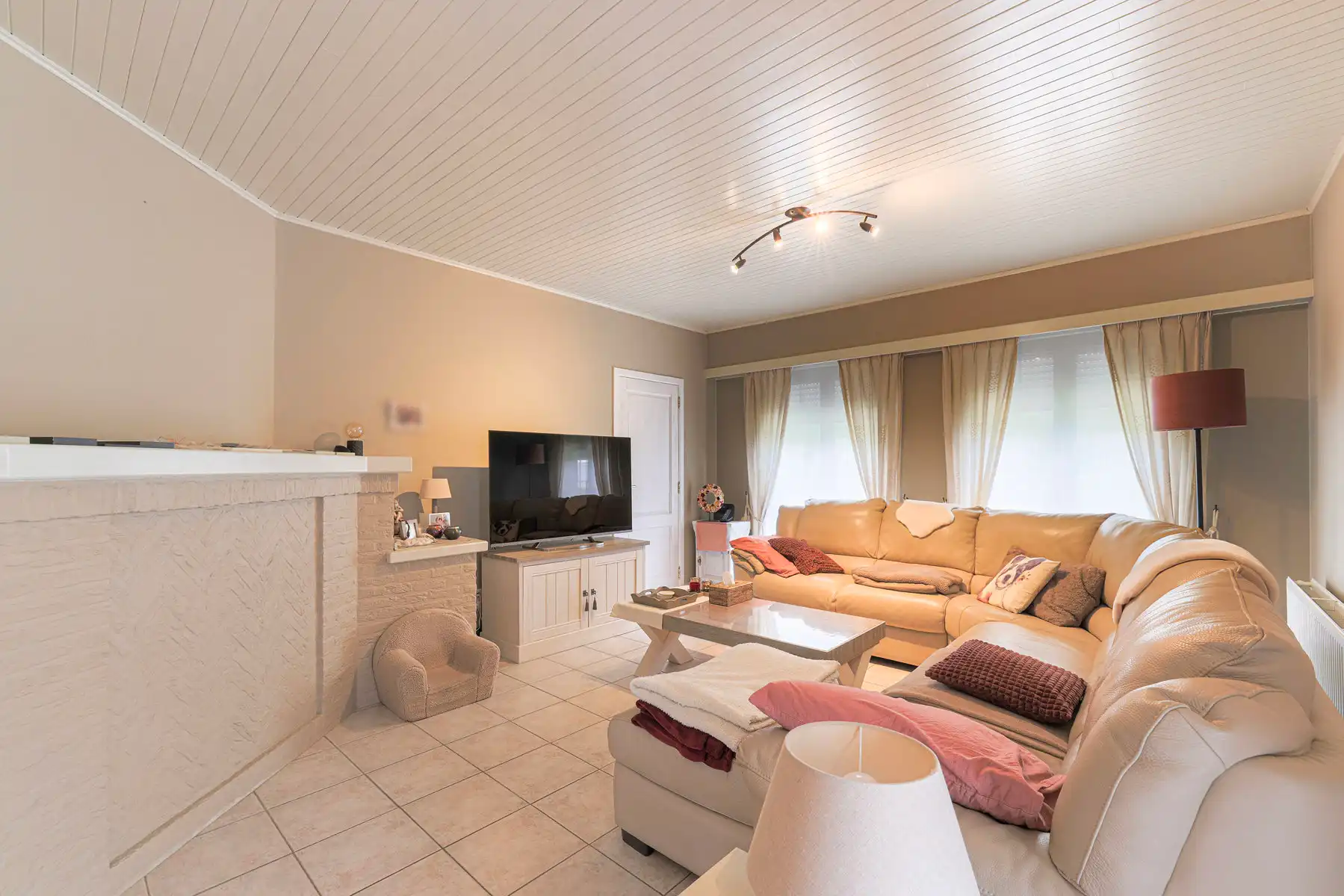 Instapklare woning met 3 slpkrs op een grond van 1.295m² foto 6