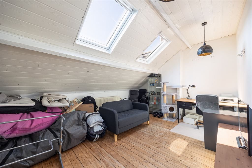 Authentieke woning met 4 slpk en grote tuin foto 18