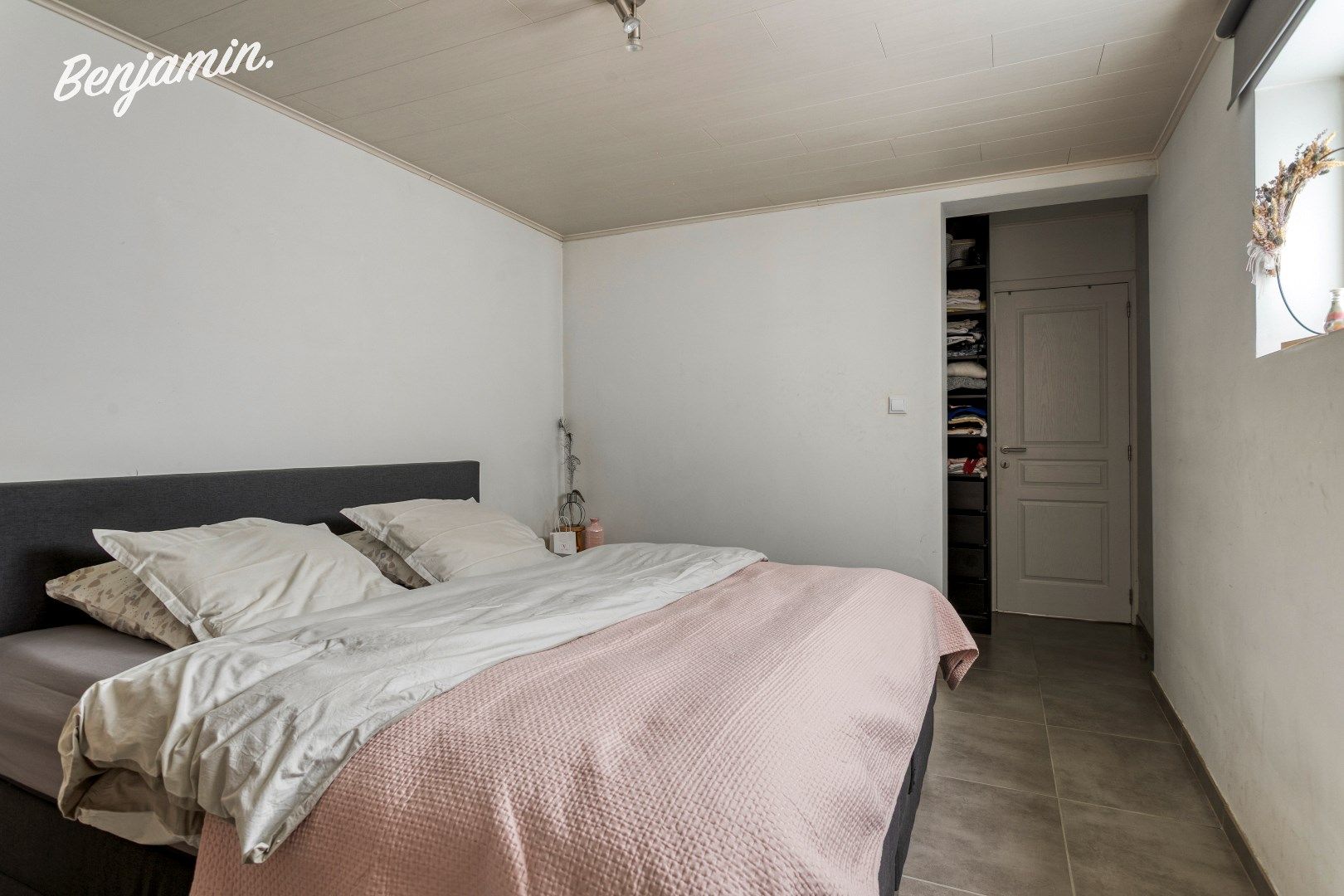 Instapklaar gelijkvloers appartement met garage en zonnige tuin in Dadizele foto 10