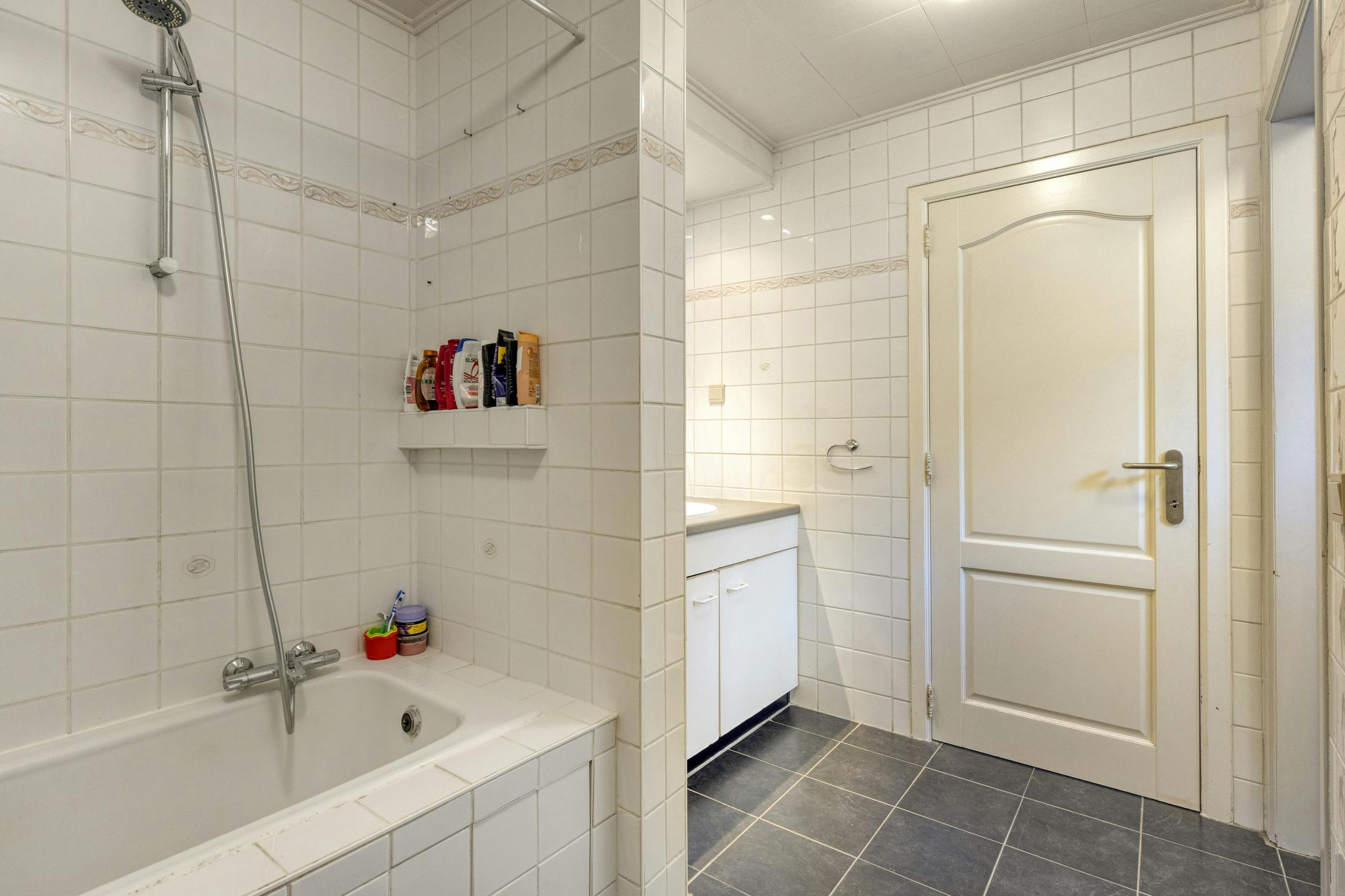 Instapklare woning te koop te Essen-Wildert! foto 12