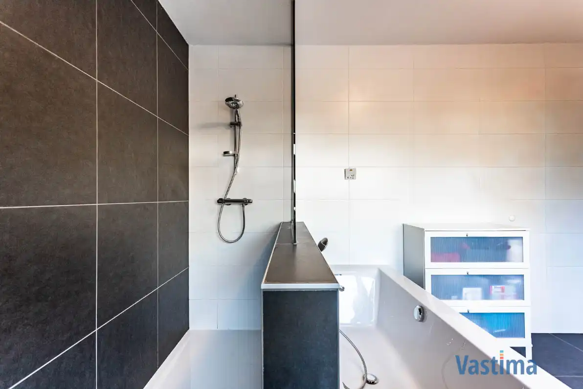 Instapklare, lichtrijke én gerenoveerde gezinswoning foto 19