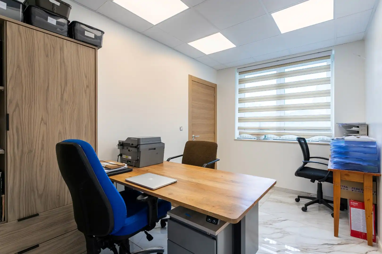 Ruime recente halfopen bebouwing met 7 slaapkamers en inpandige garage foto 8