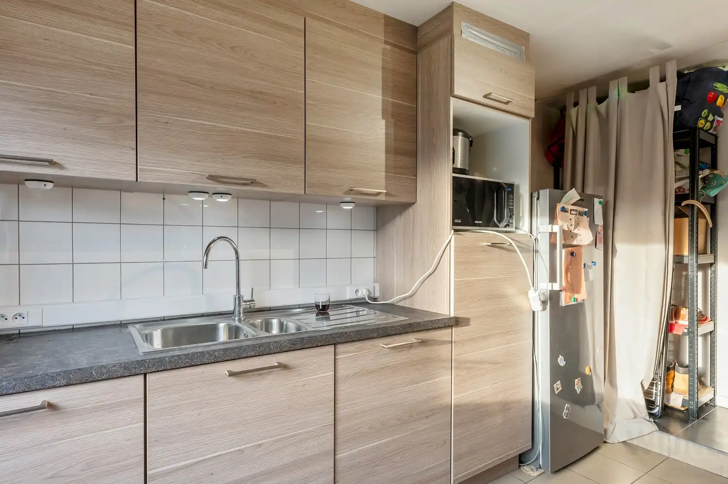 Uiterst gunstig gelegen kantoor met woonst. foto 33